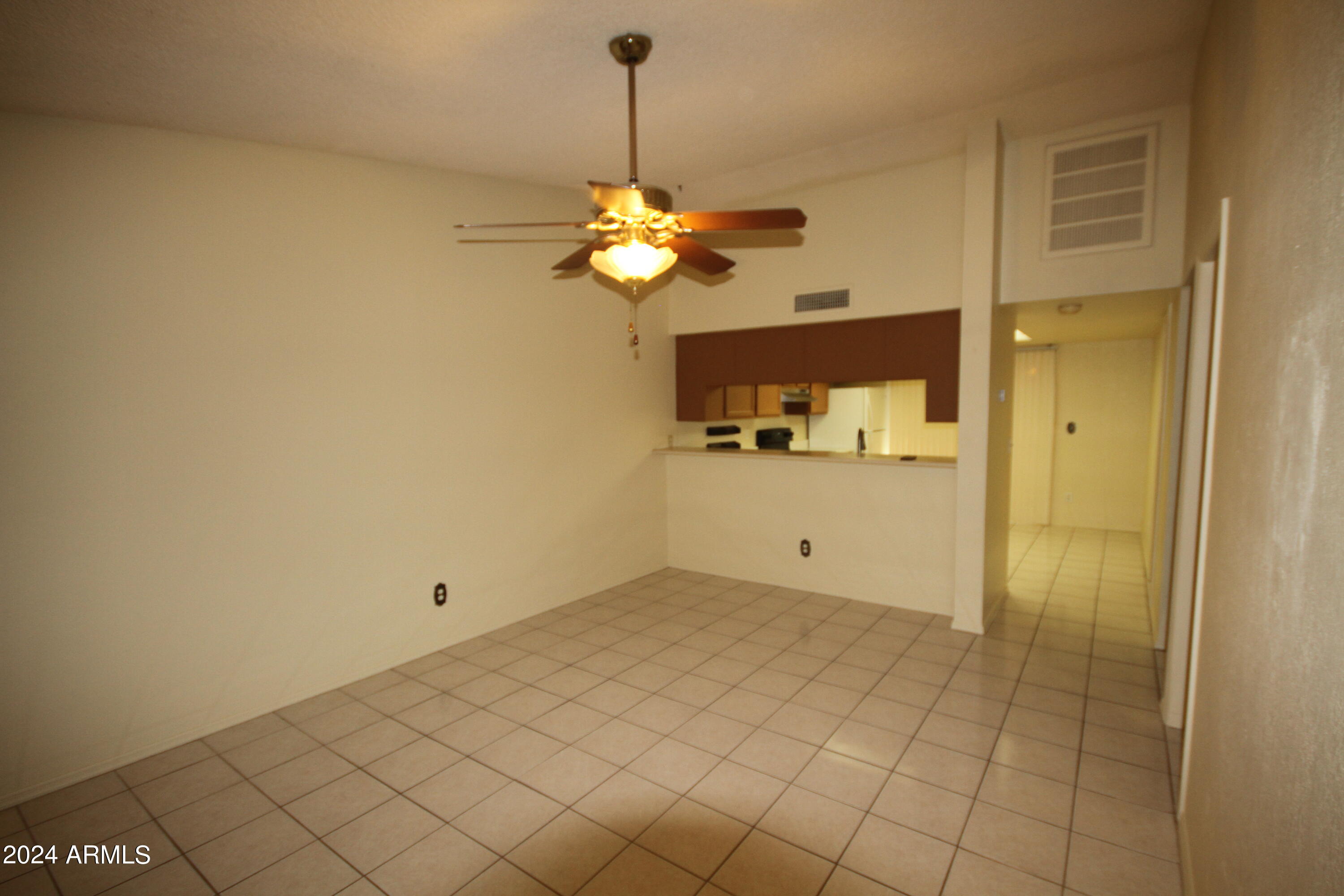 2845 E TRACY Lane, 4