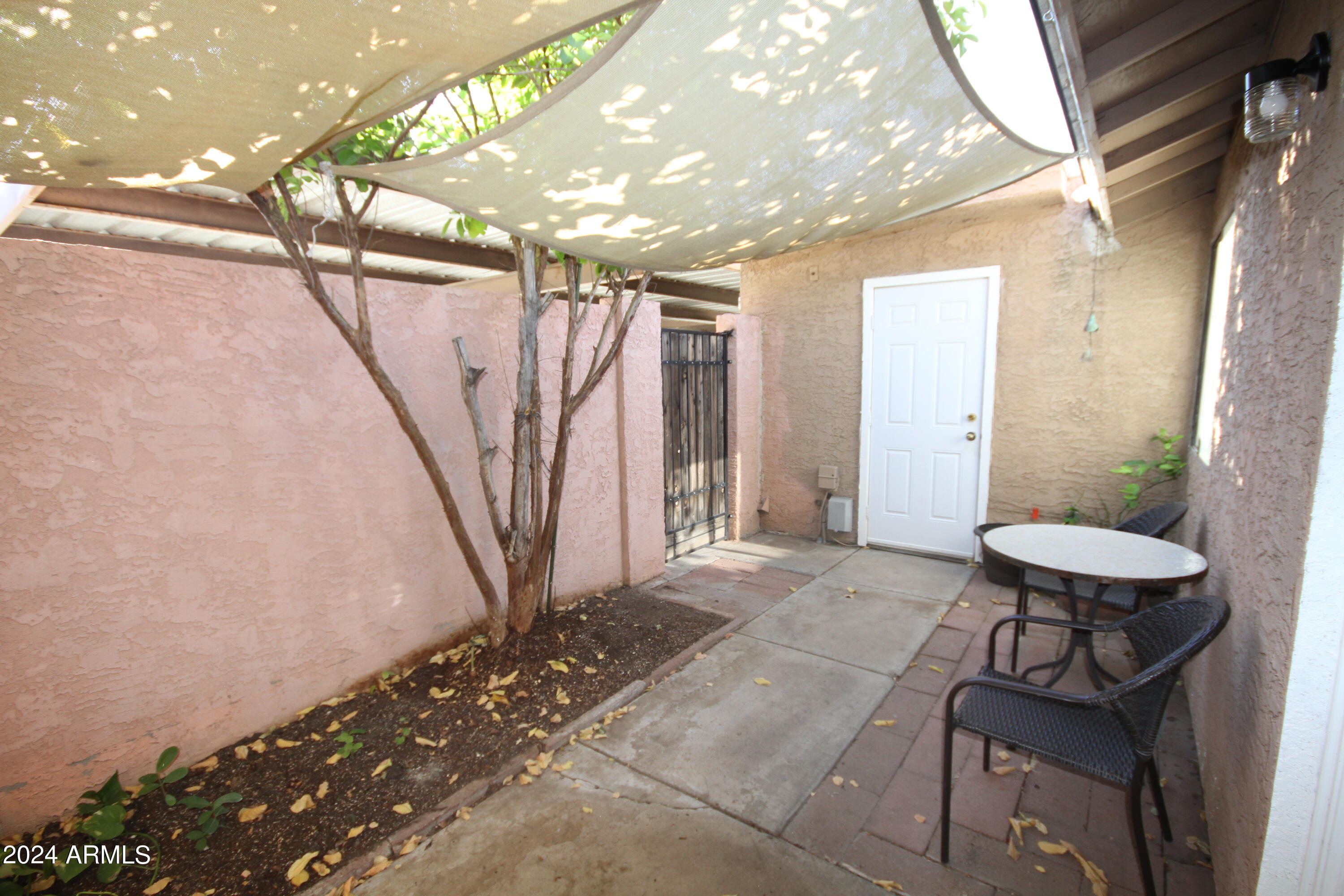 2845 E TRACY Lane, 4