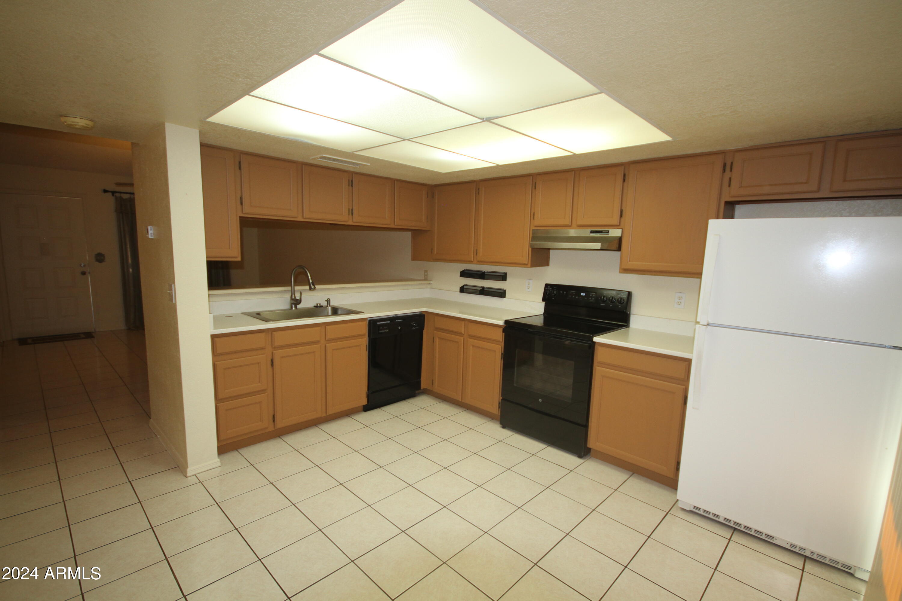 2845 E TRACY Lane, 4