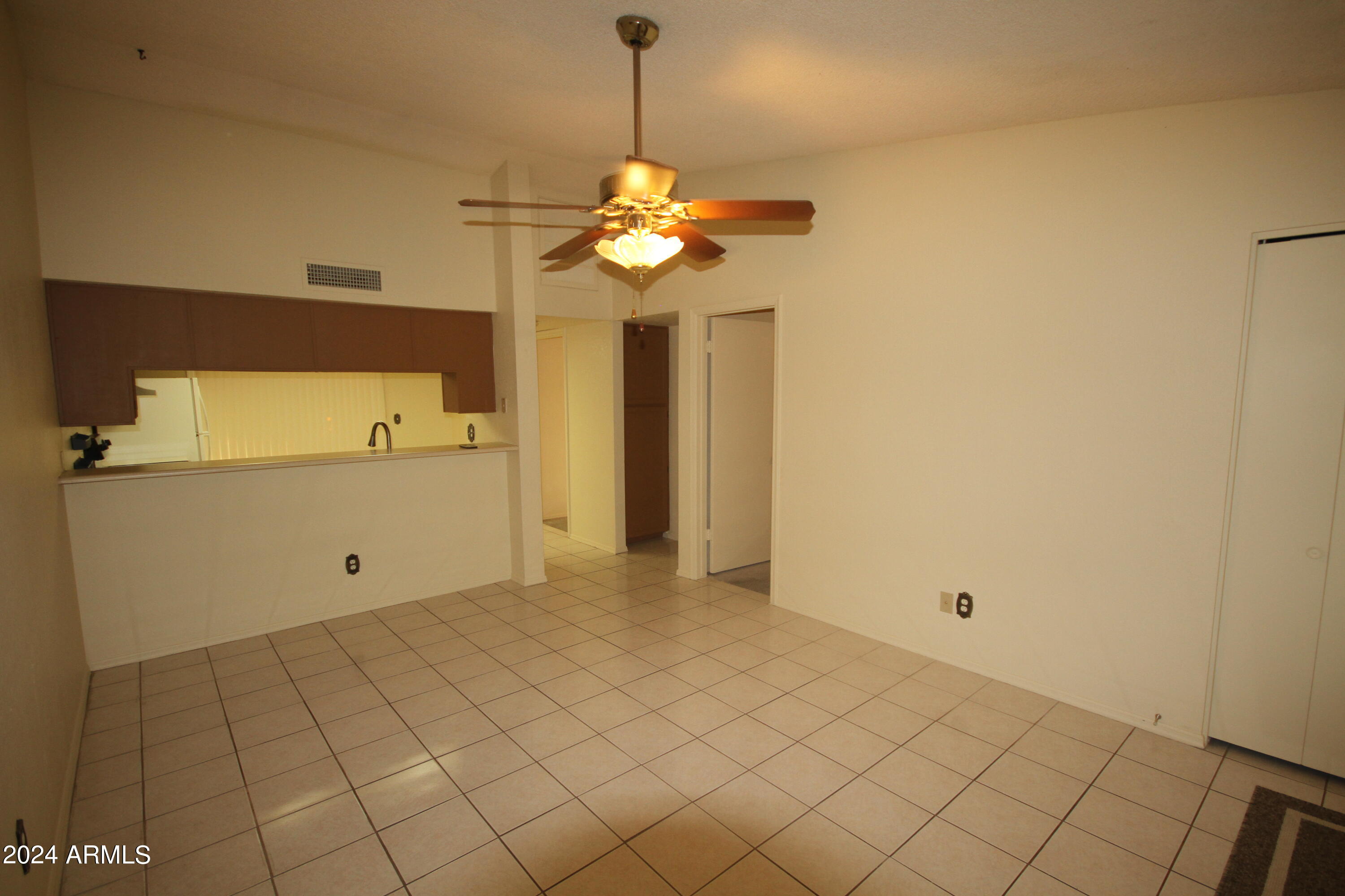 2845 E TRACY Lane, 4