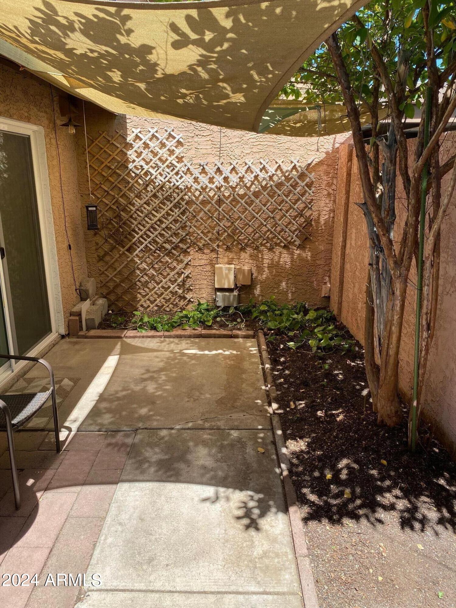 2845 E TRACY Lane, 4