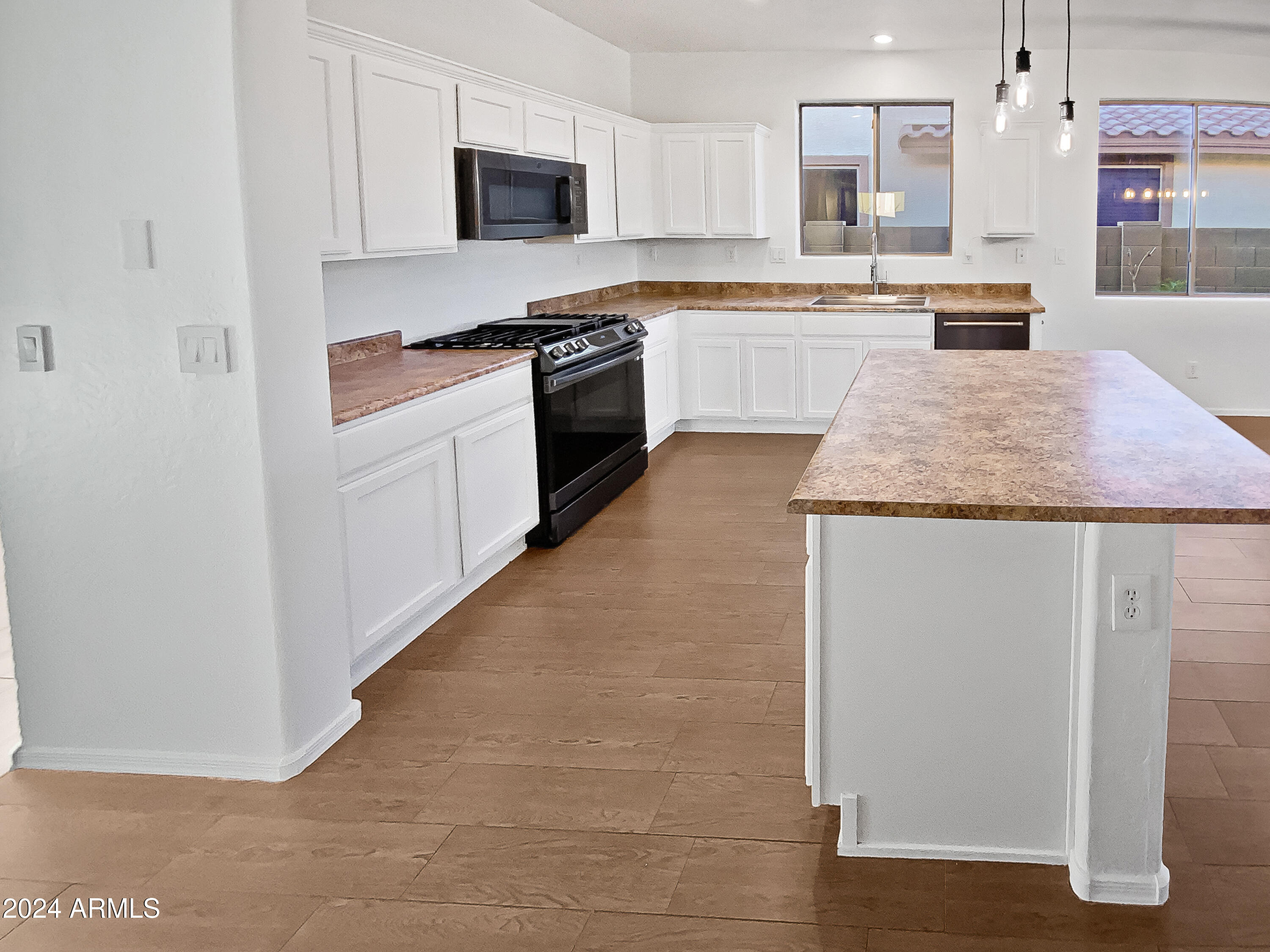 40728 N HUDSON Trail