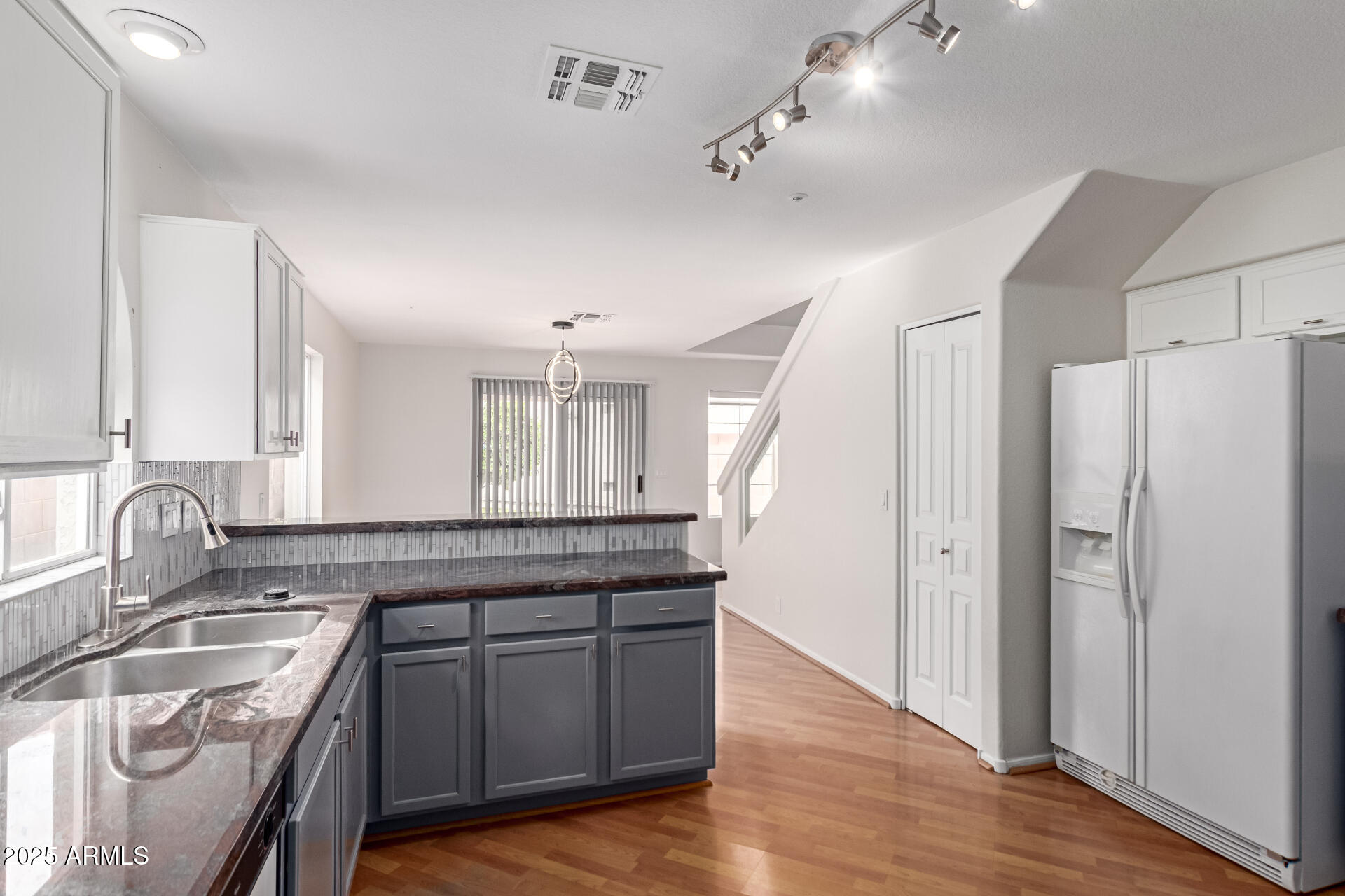 15550 N FRANK LLOYD WRIGHT Boulevard, 1037