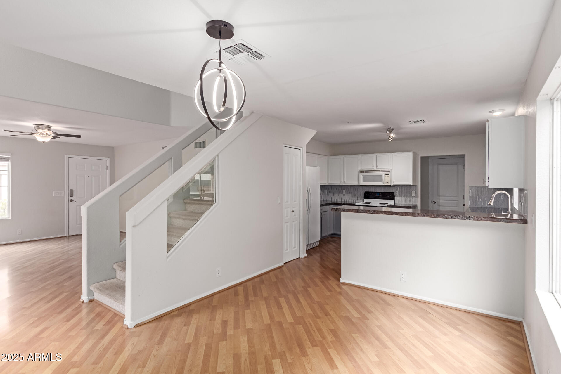 15550 N FRANK LLOYD WRIGHT Boulevard, 1037