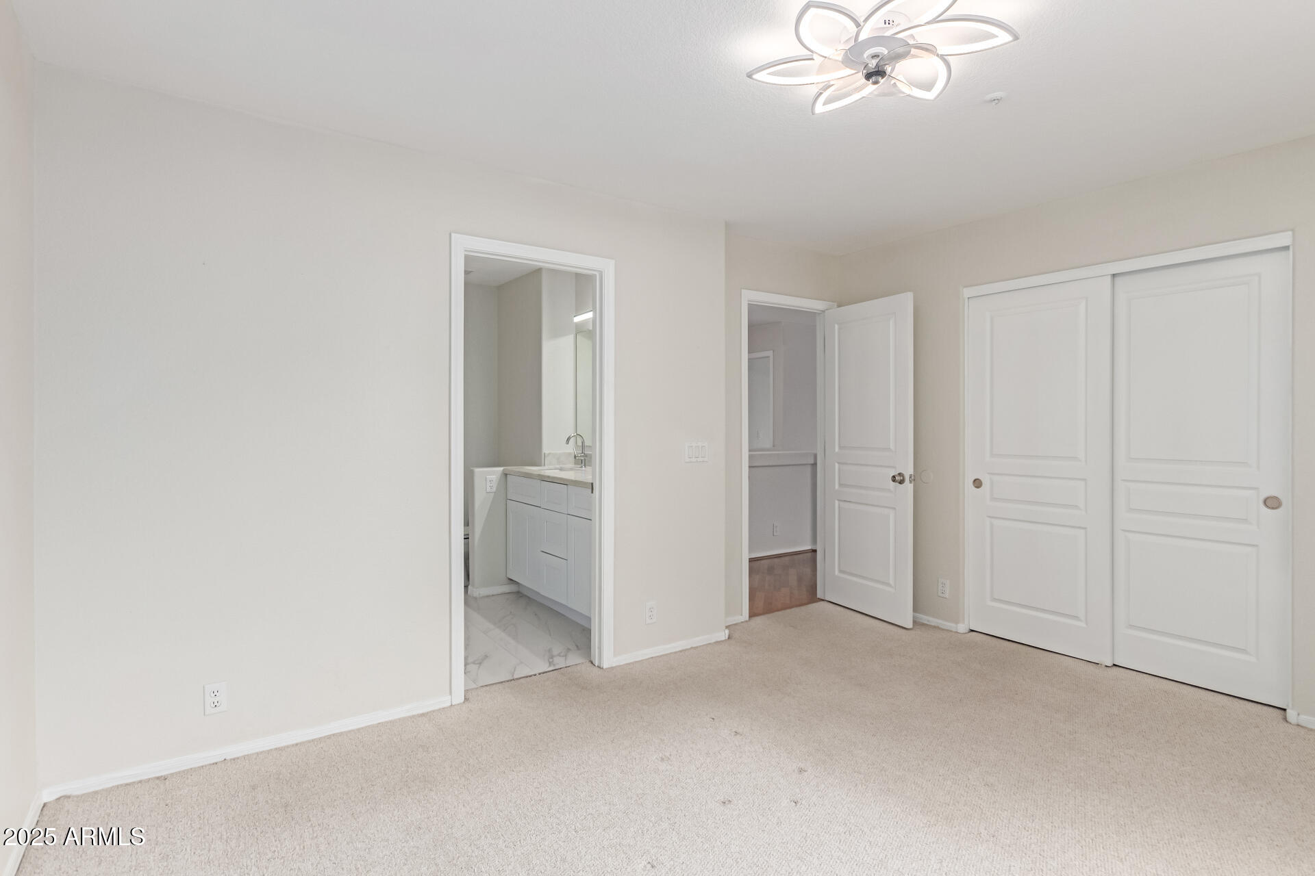 15550 N FRANK LLOYD WRIGHT Boulevard, 1037