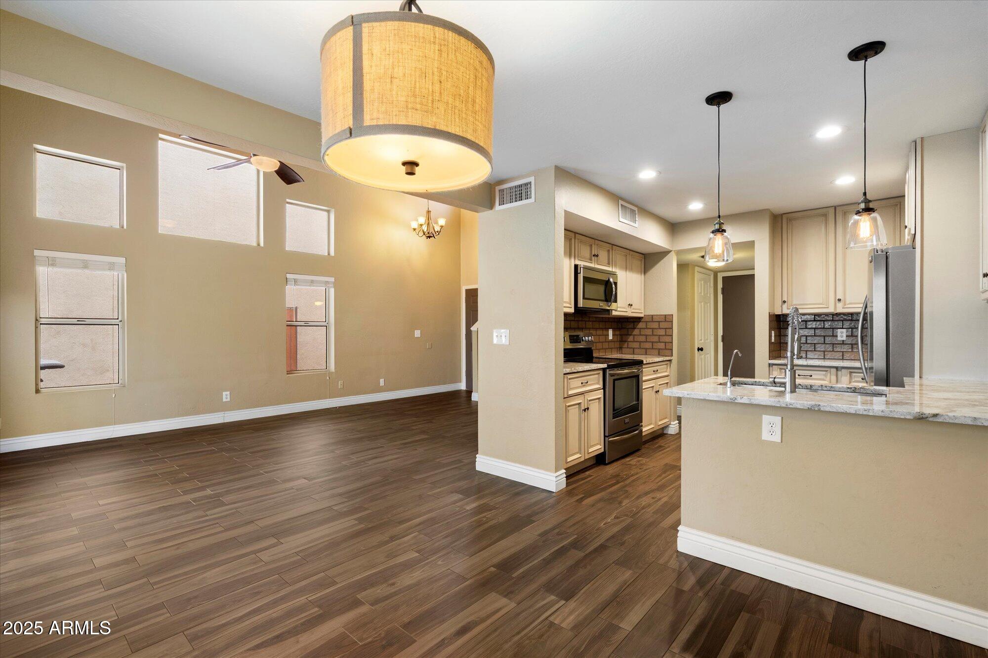 2339 E EVANS Drive