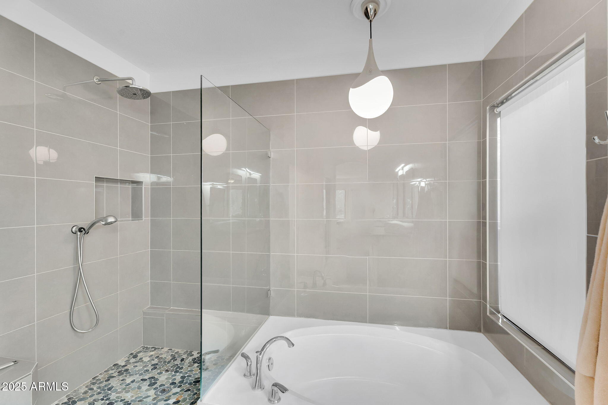 3230 S AMBROSIA Drive, Chandler