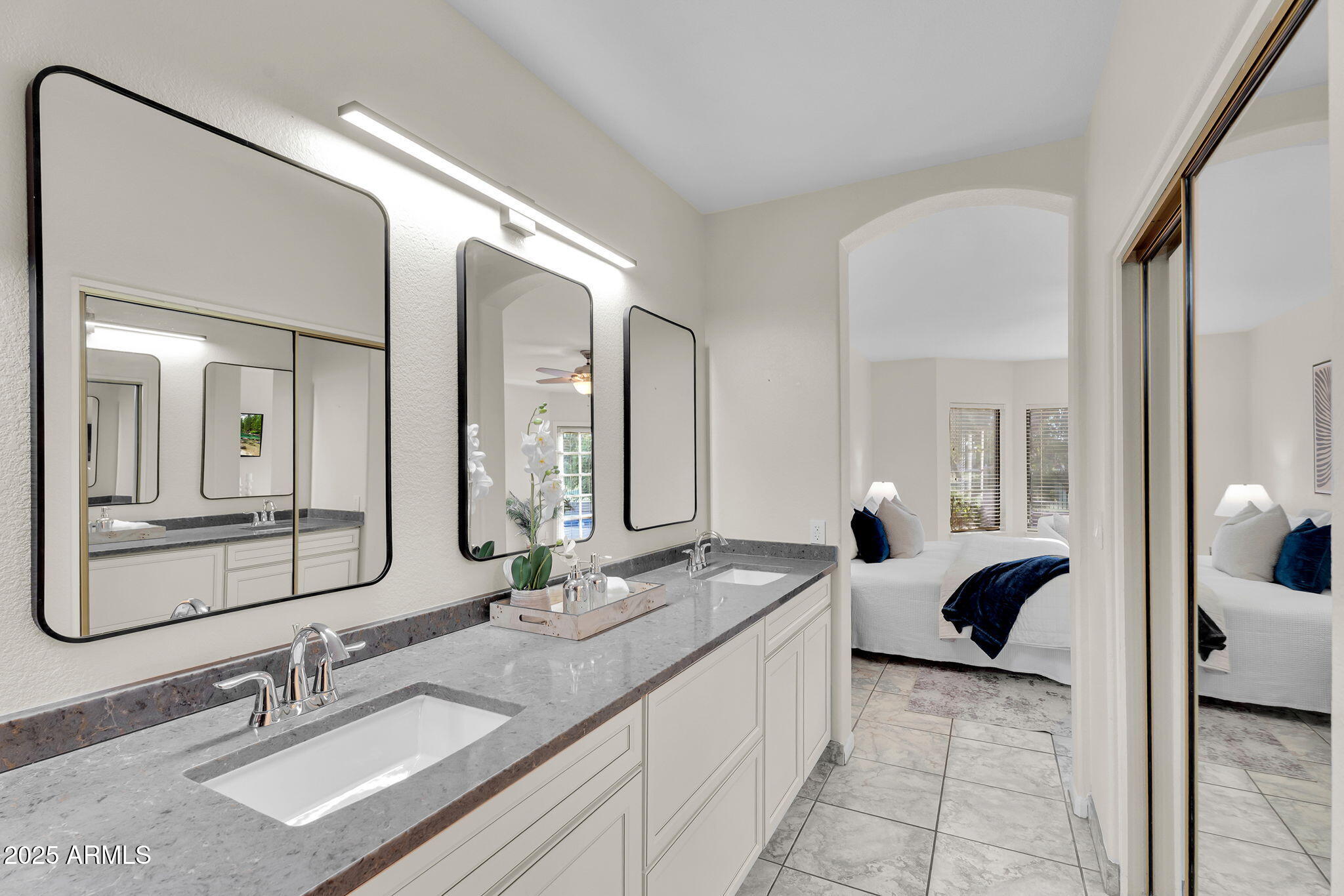 3230 S AMBROSIA Drive, Chandler