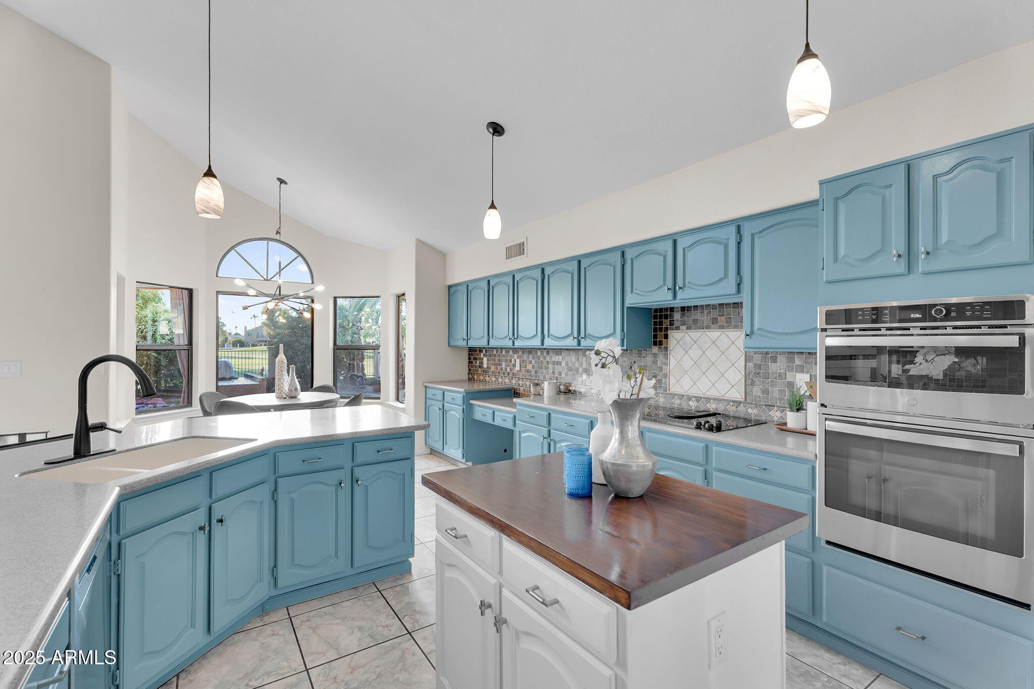 3230 S AMBROSIA Drive, Chandler