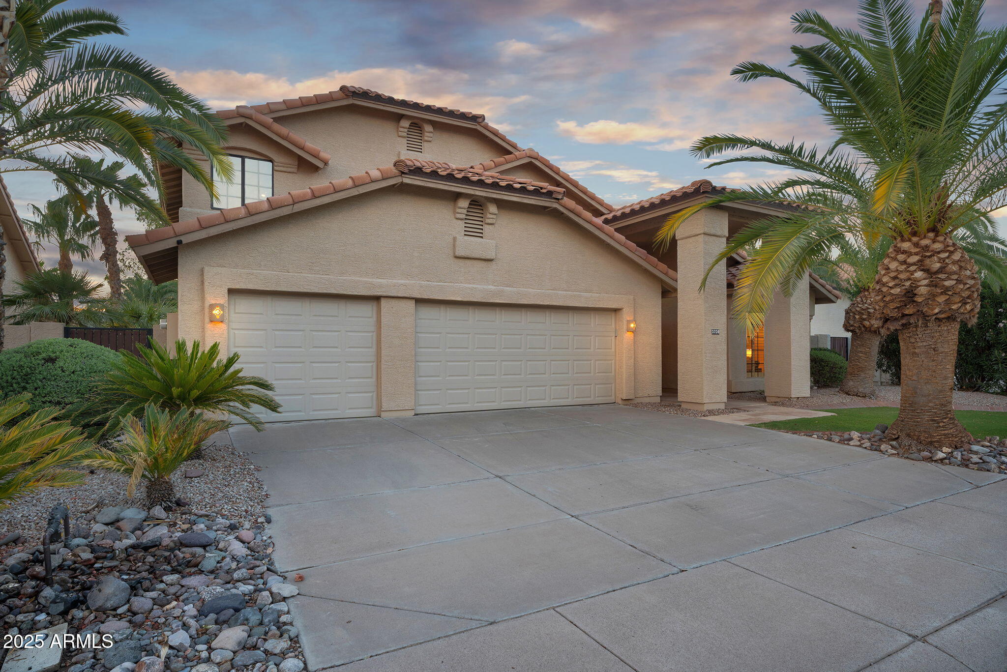 3230 S AMBROSIA Drive, Chandler