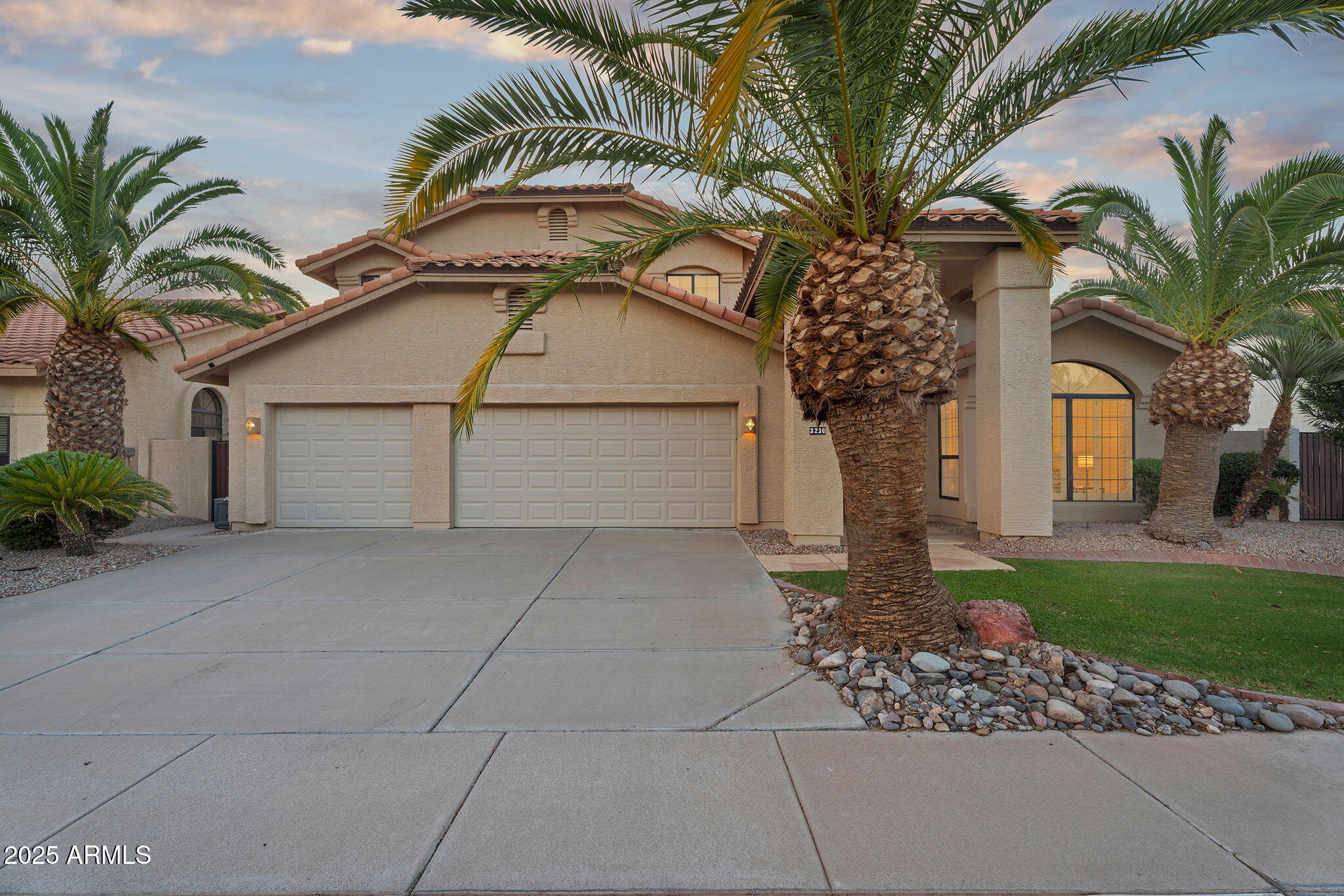 3230 S AMBROSIA Drive, Chandler