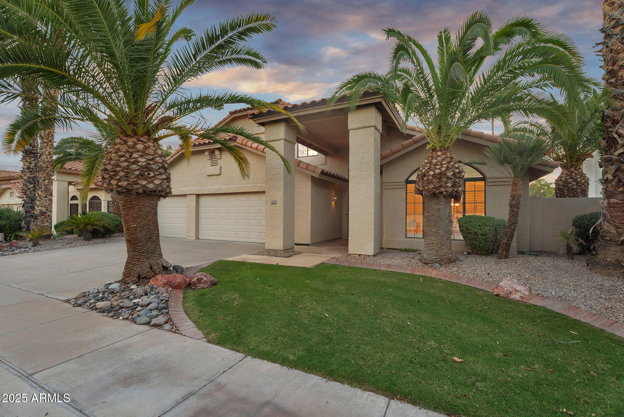 3230 S AMBROSIA Drive, Chandler