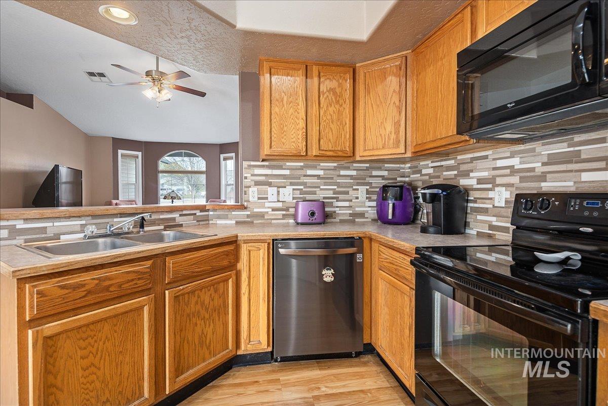 291 E Harris Hawk Dr