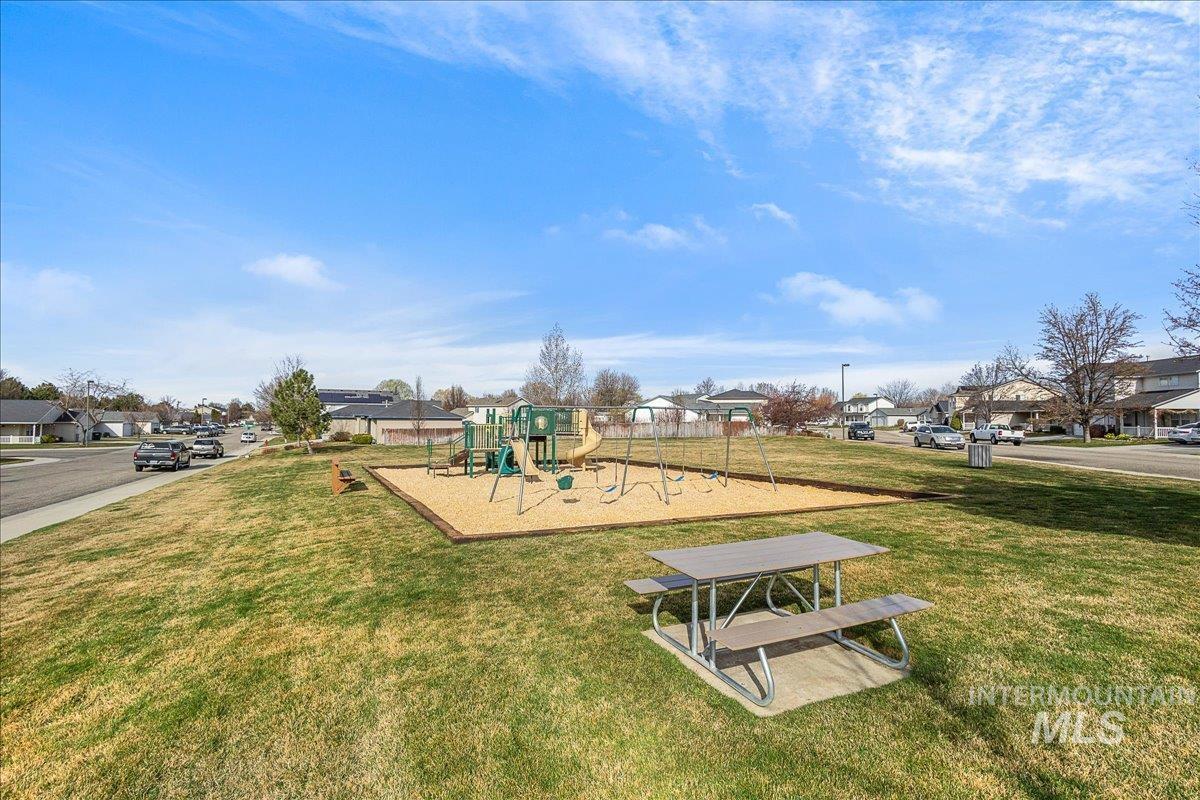291 E Harris Hawk Dr