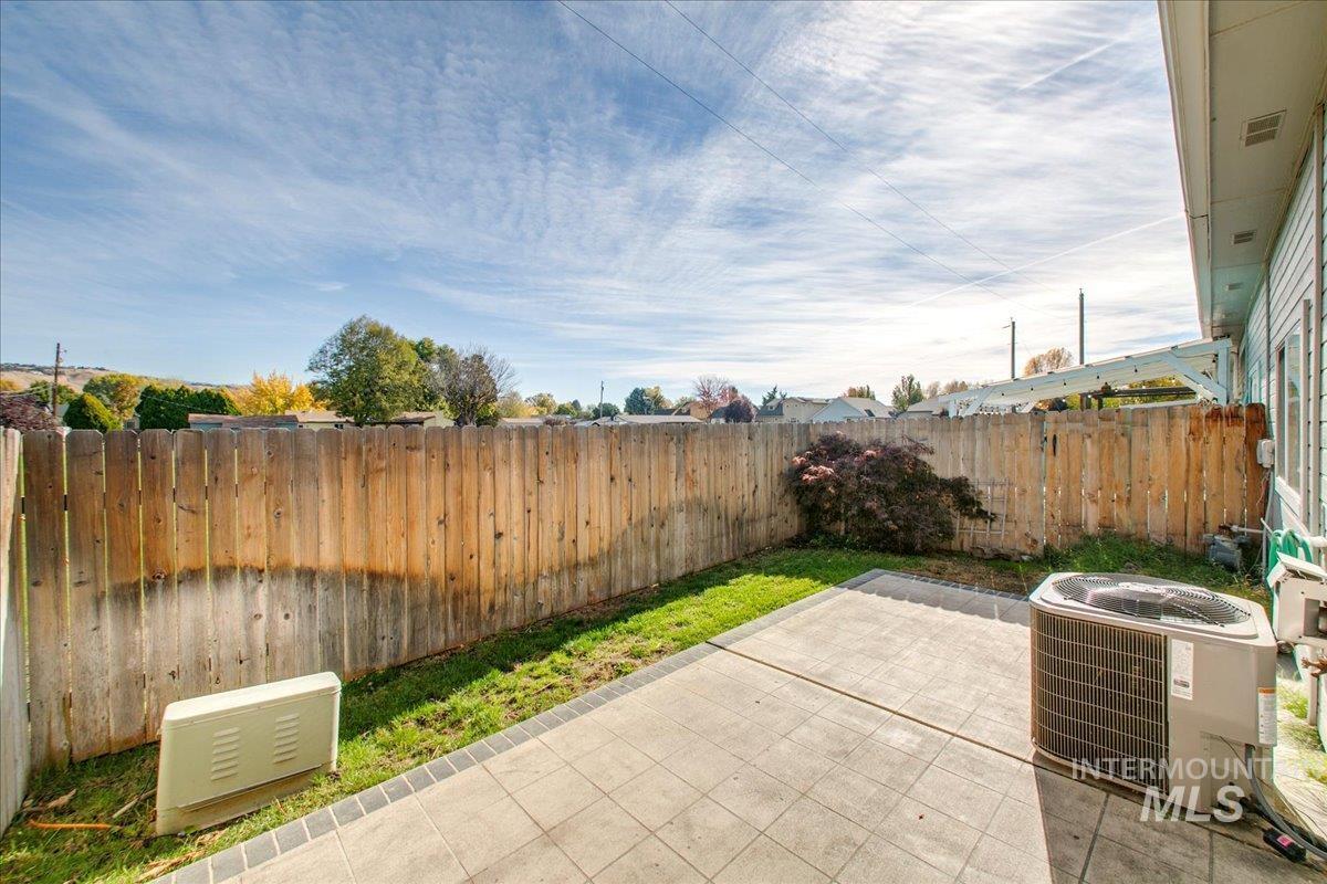4688 N Hacienda Ave.