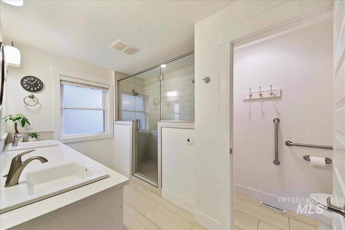 2069 S White Pine Ln.