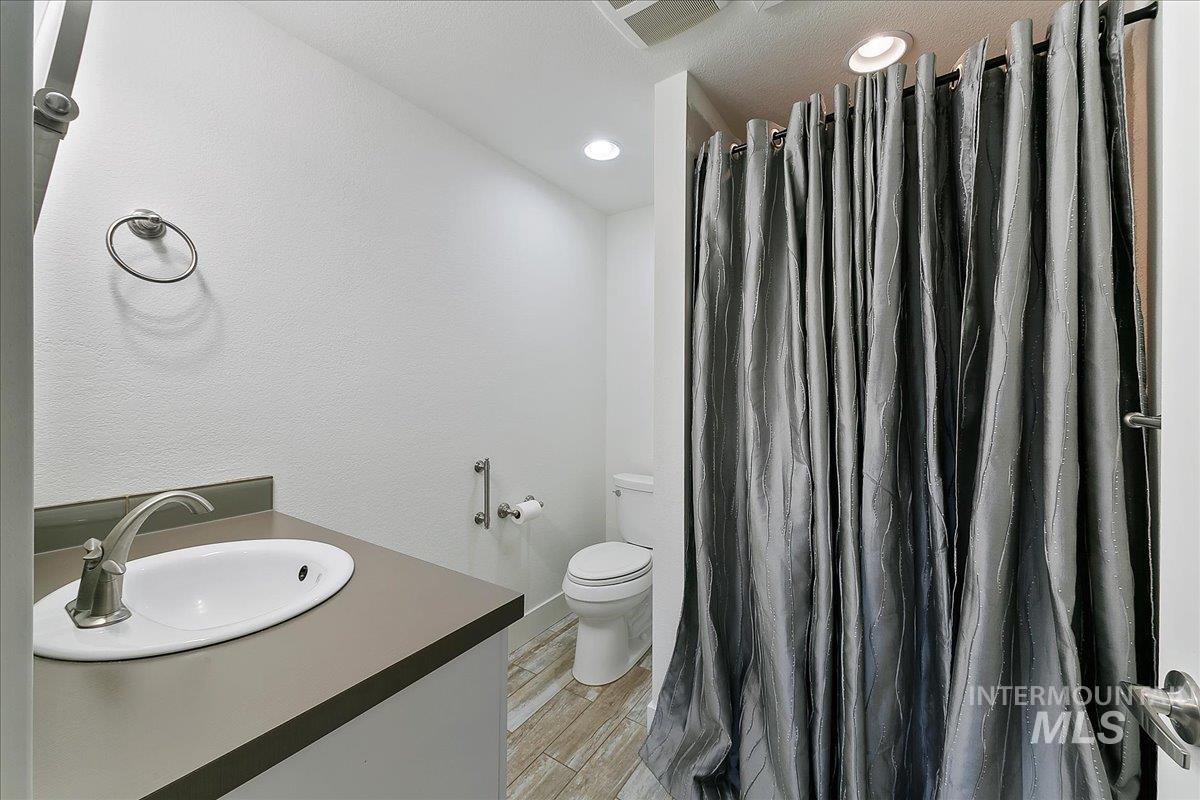 2069 S White Pine Ln.