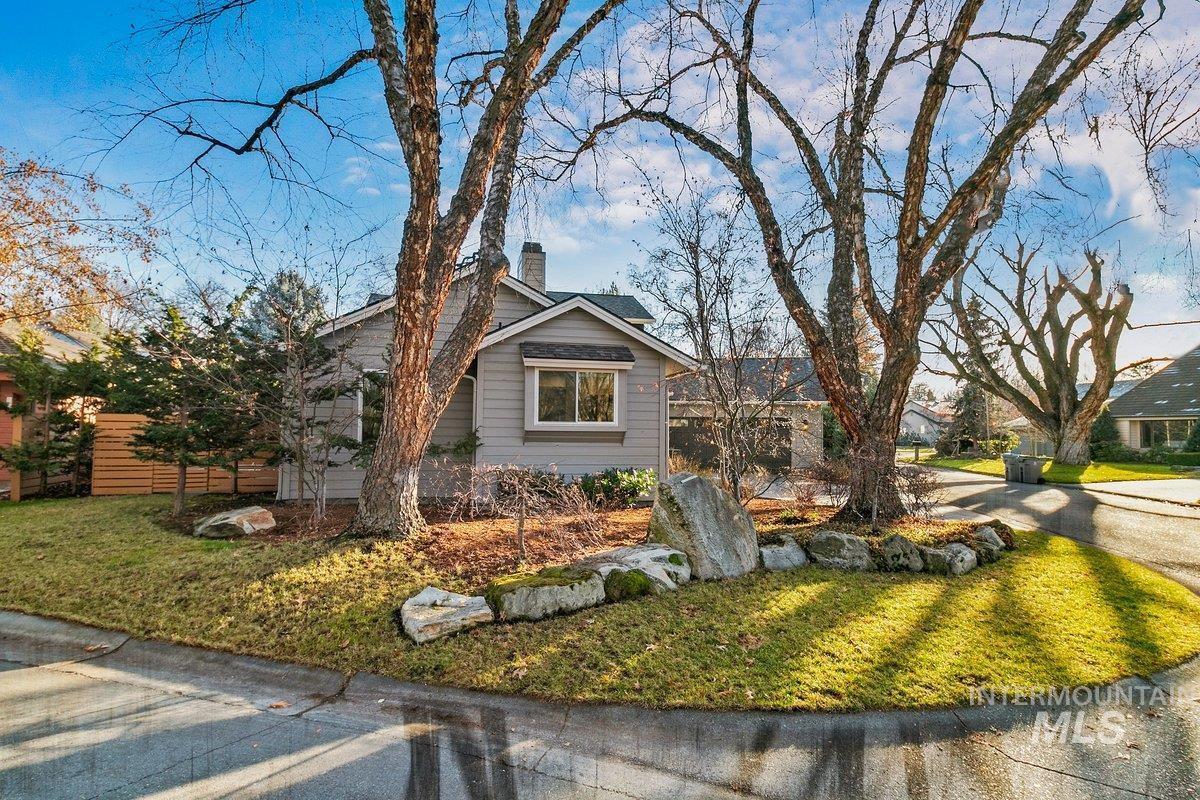 2069 S White Pine Ln.