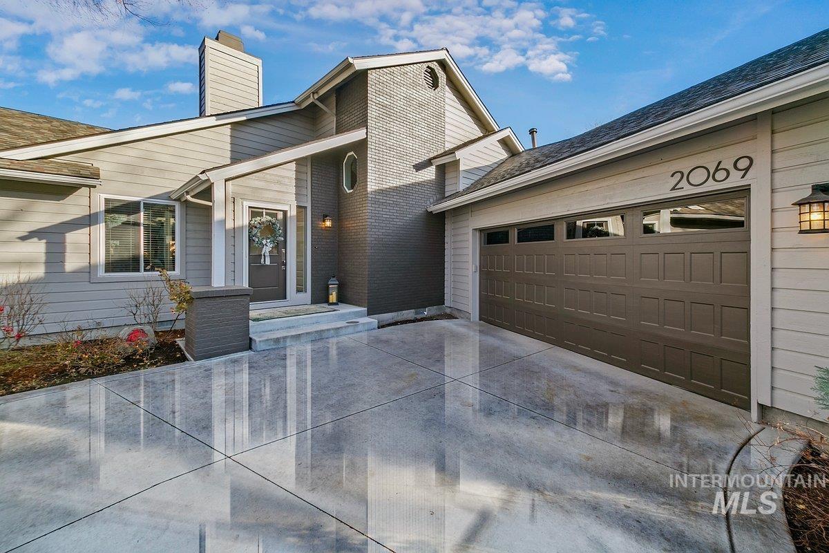 2069 S White Pine Ln.