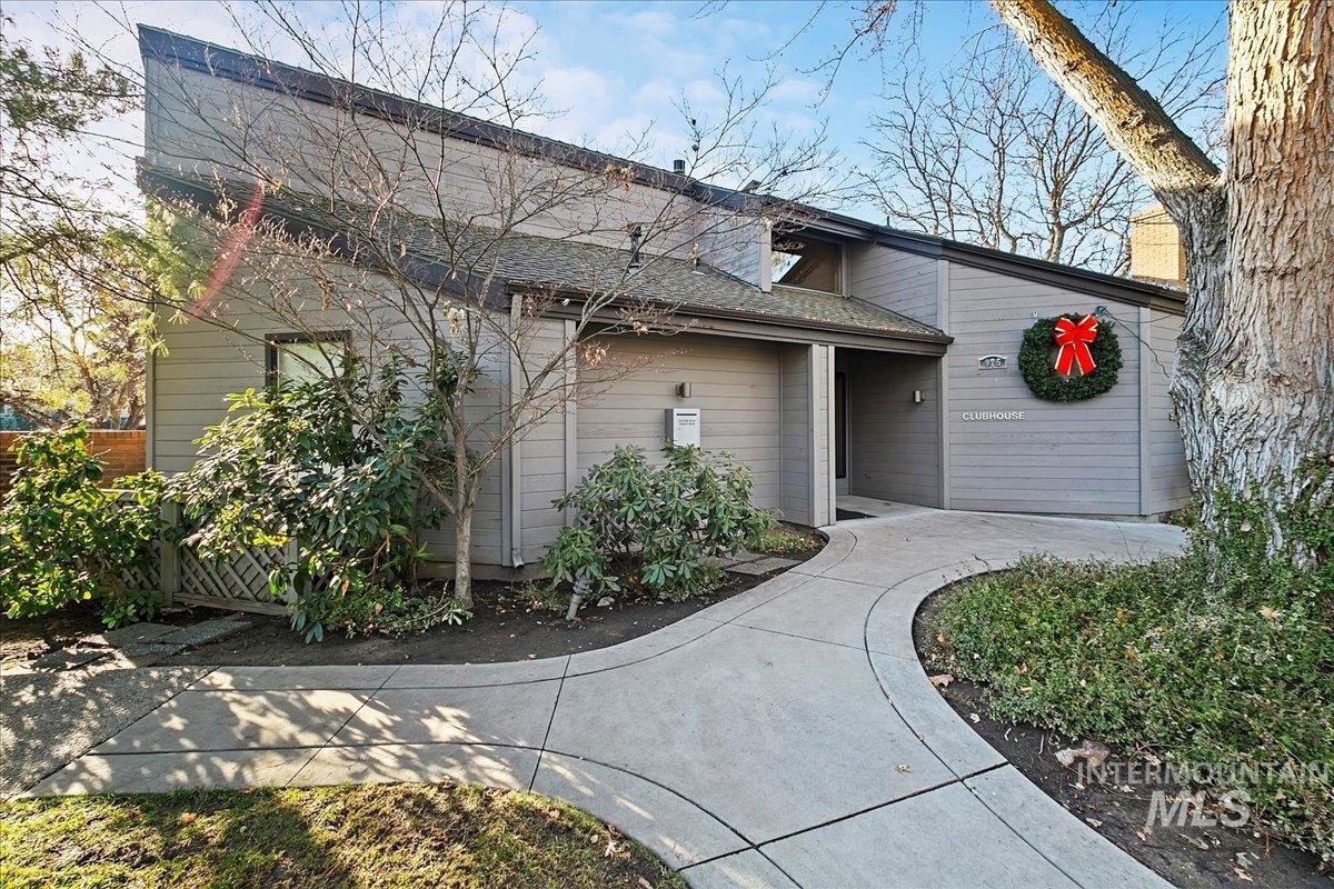 2069 S White Pine Ln.