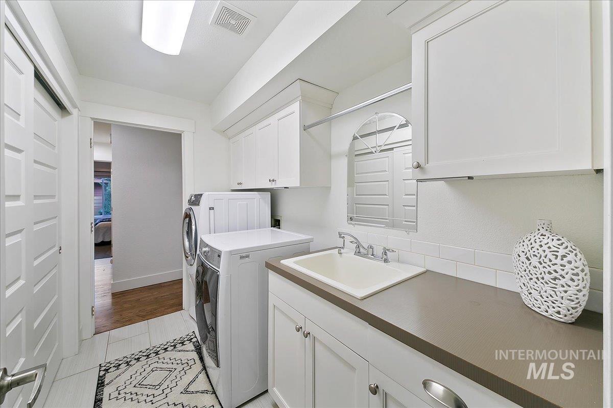 2069 S White Pine Ln.