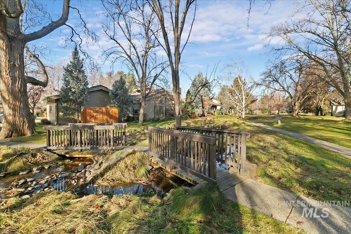 2069 S White Pine Ln.