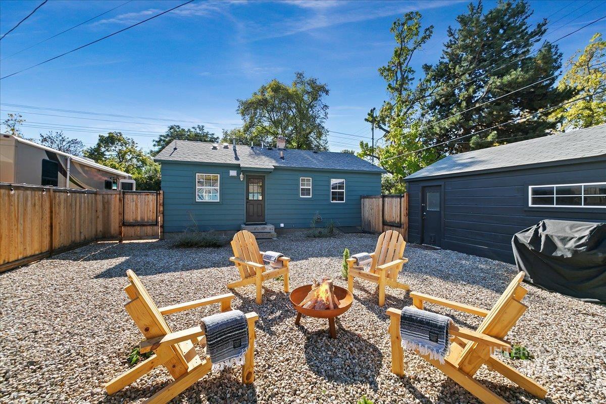 3106 W Good St.