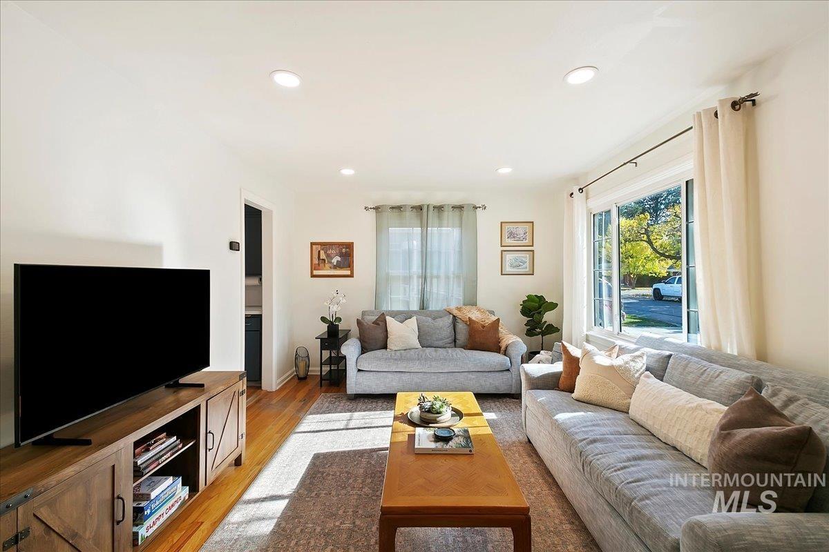 3106 W Good St.