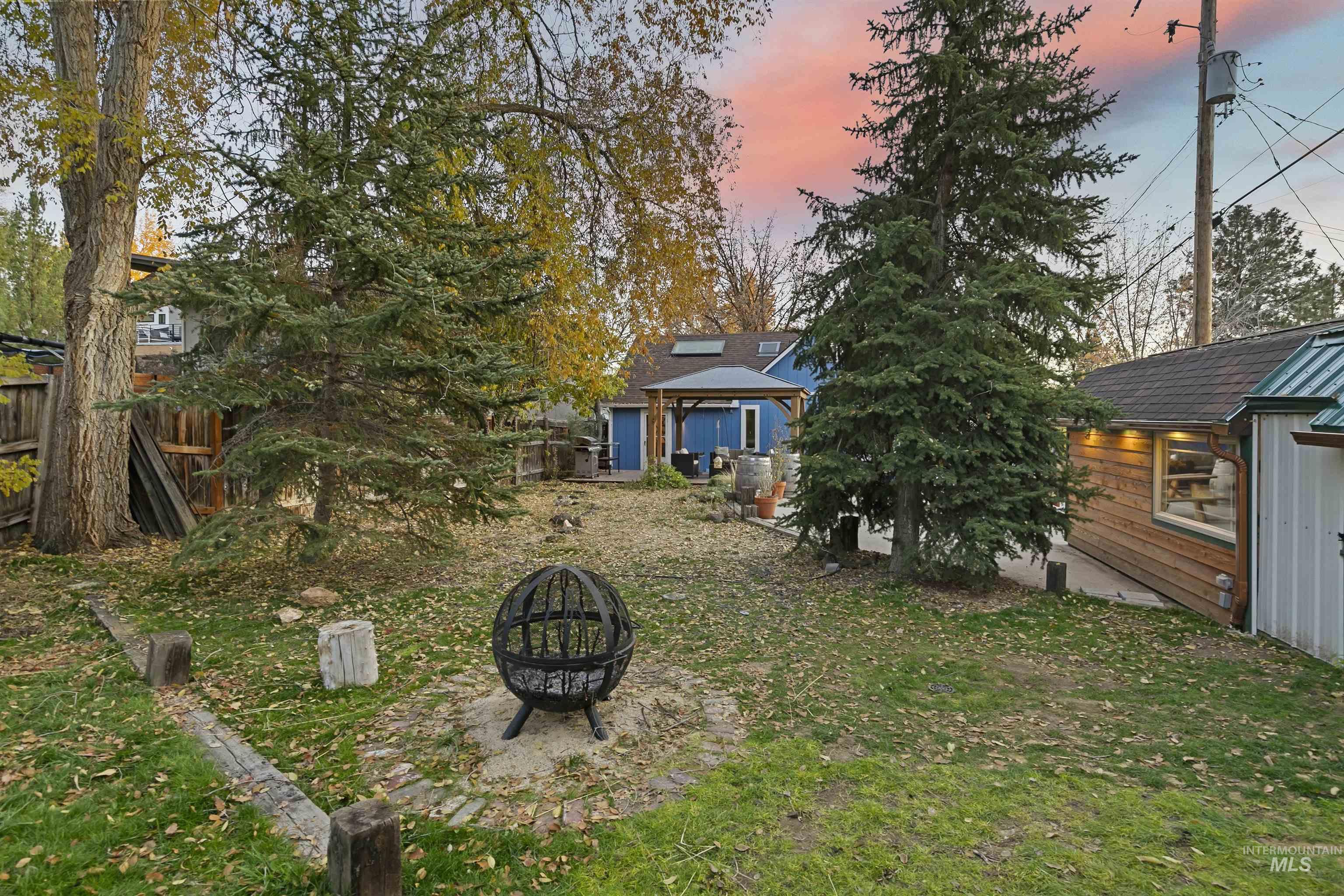 424 W Sherman Street