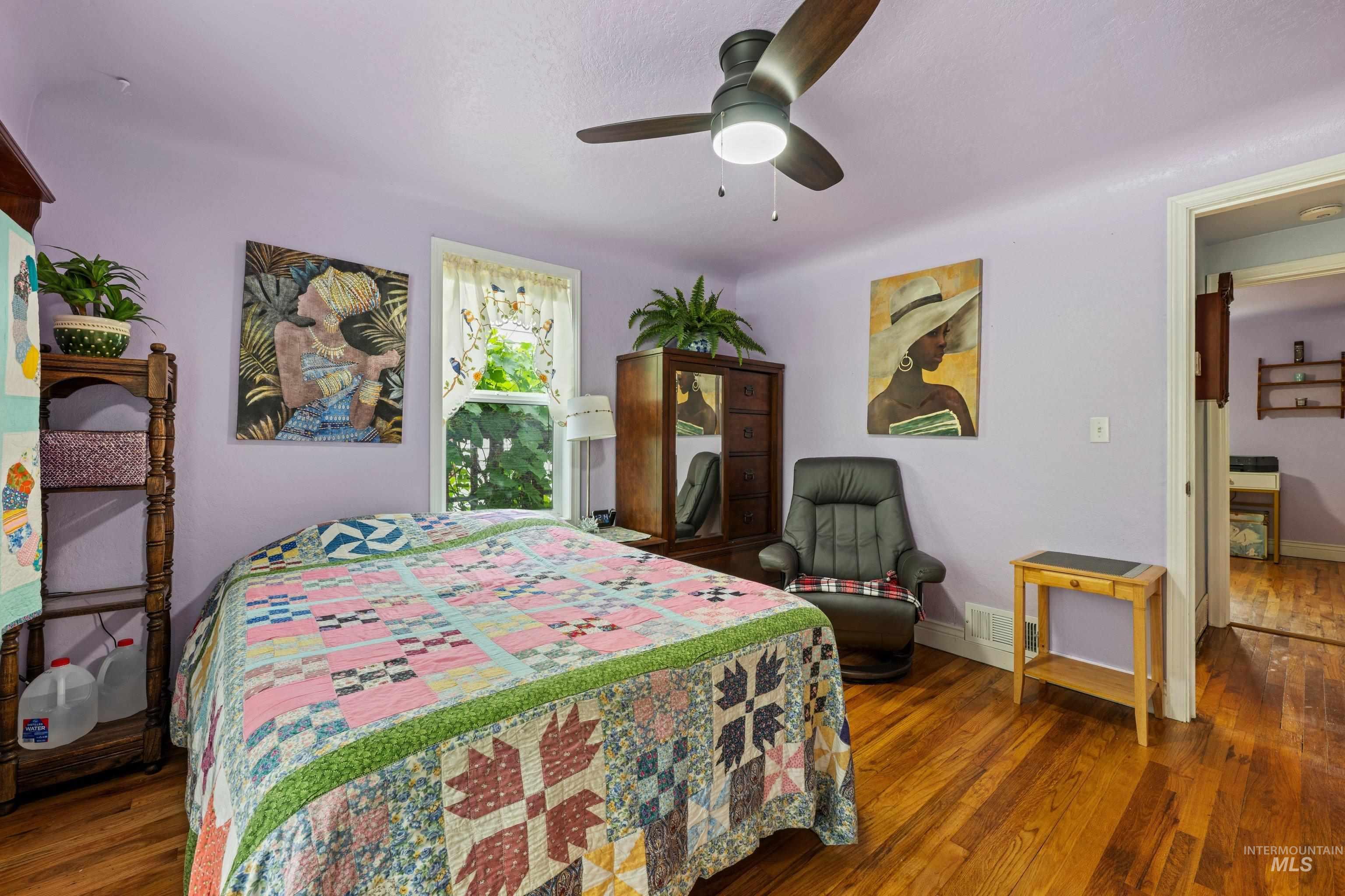 105 N Vinson St