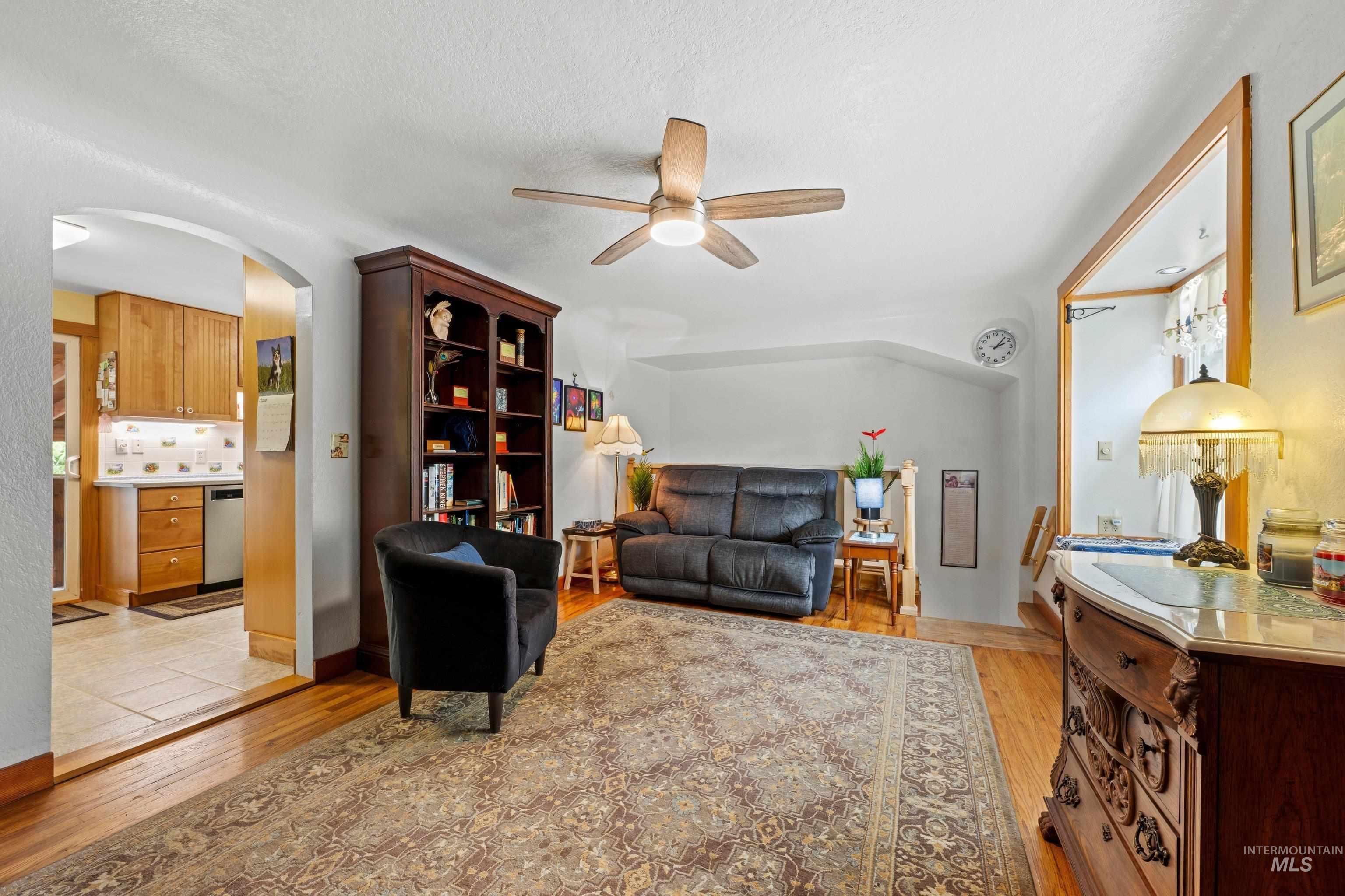 105 N Vinson St