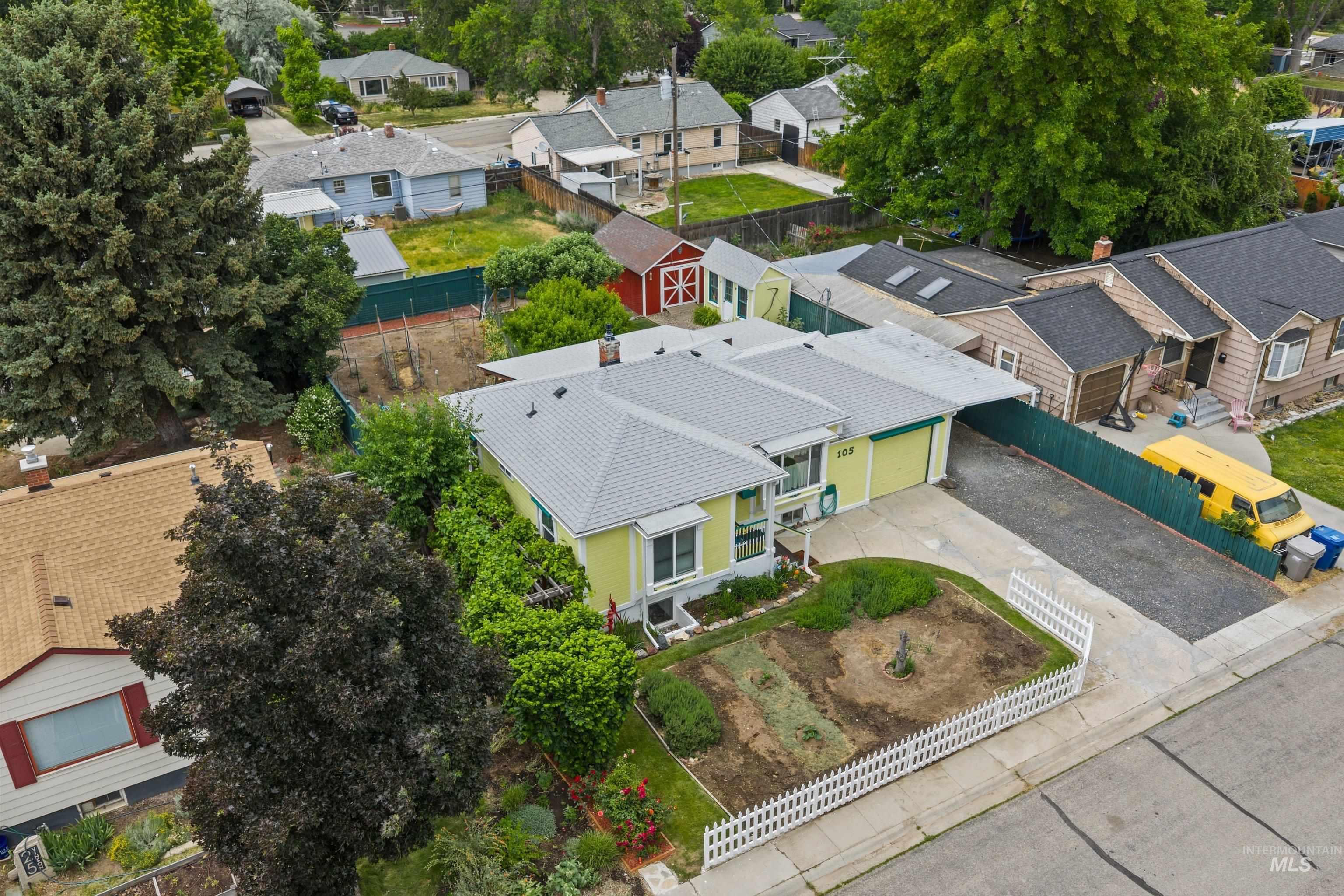 105 N Vinson St