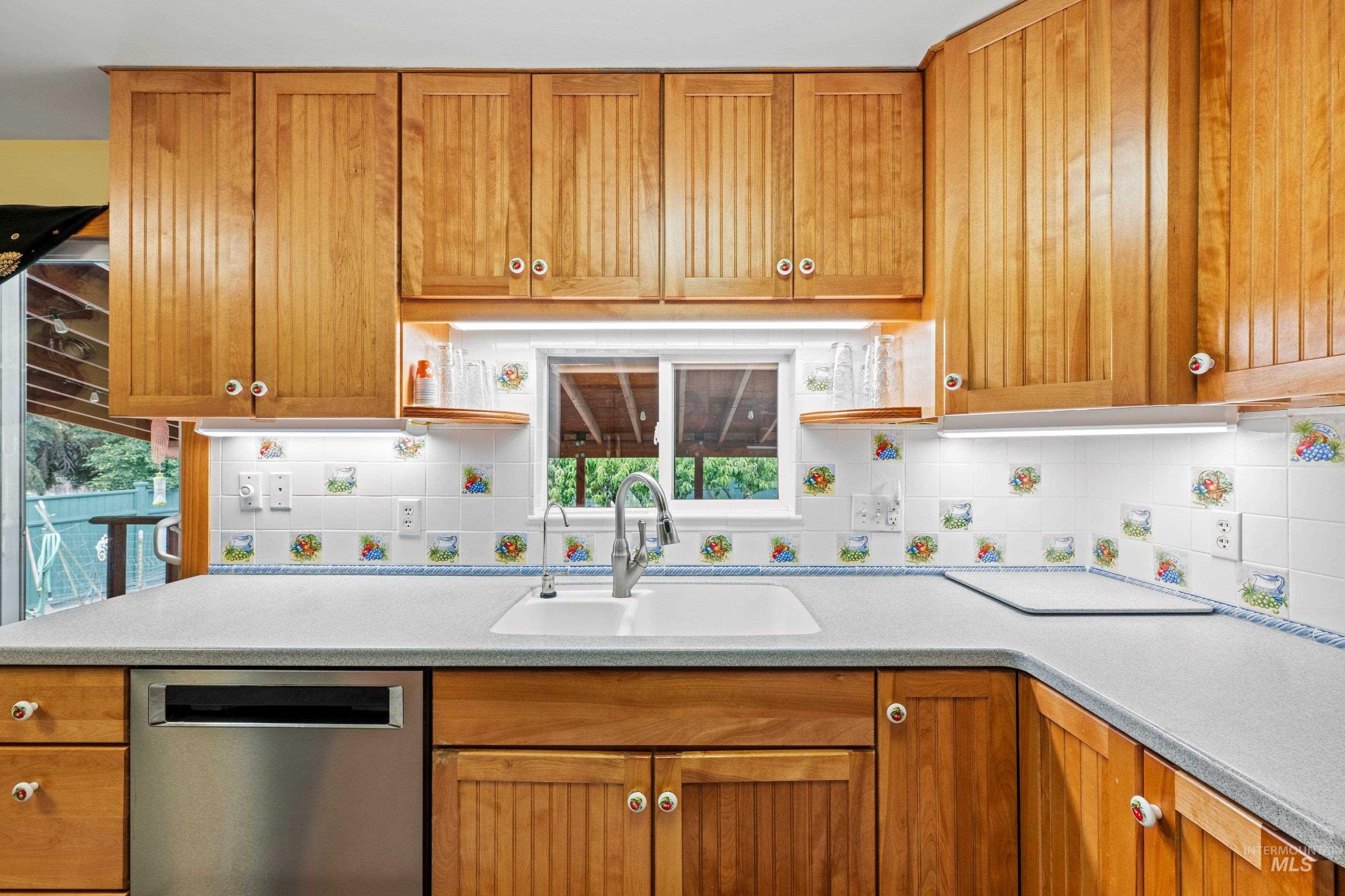 105 N Vinson St