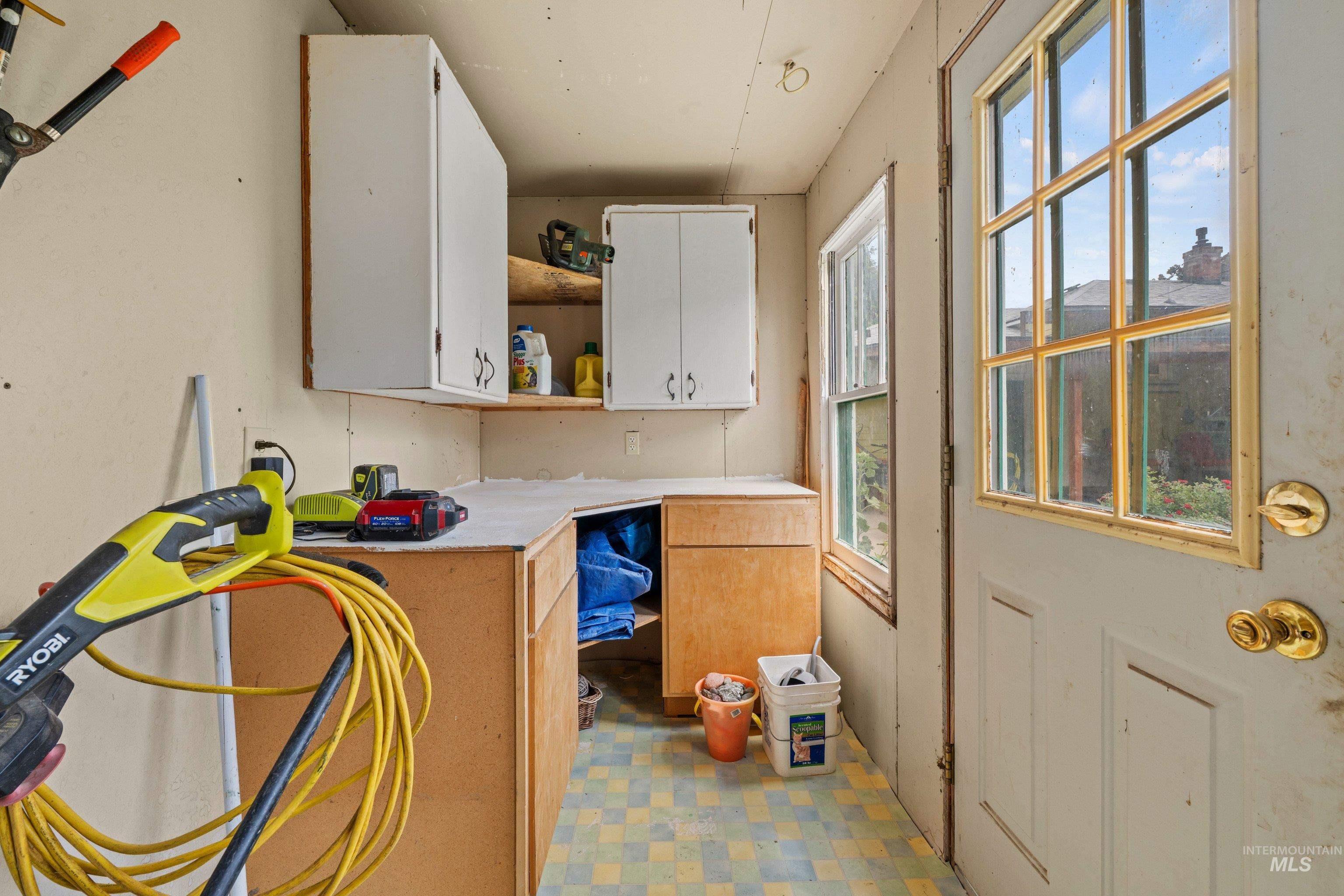 105 N Vinson St