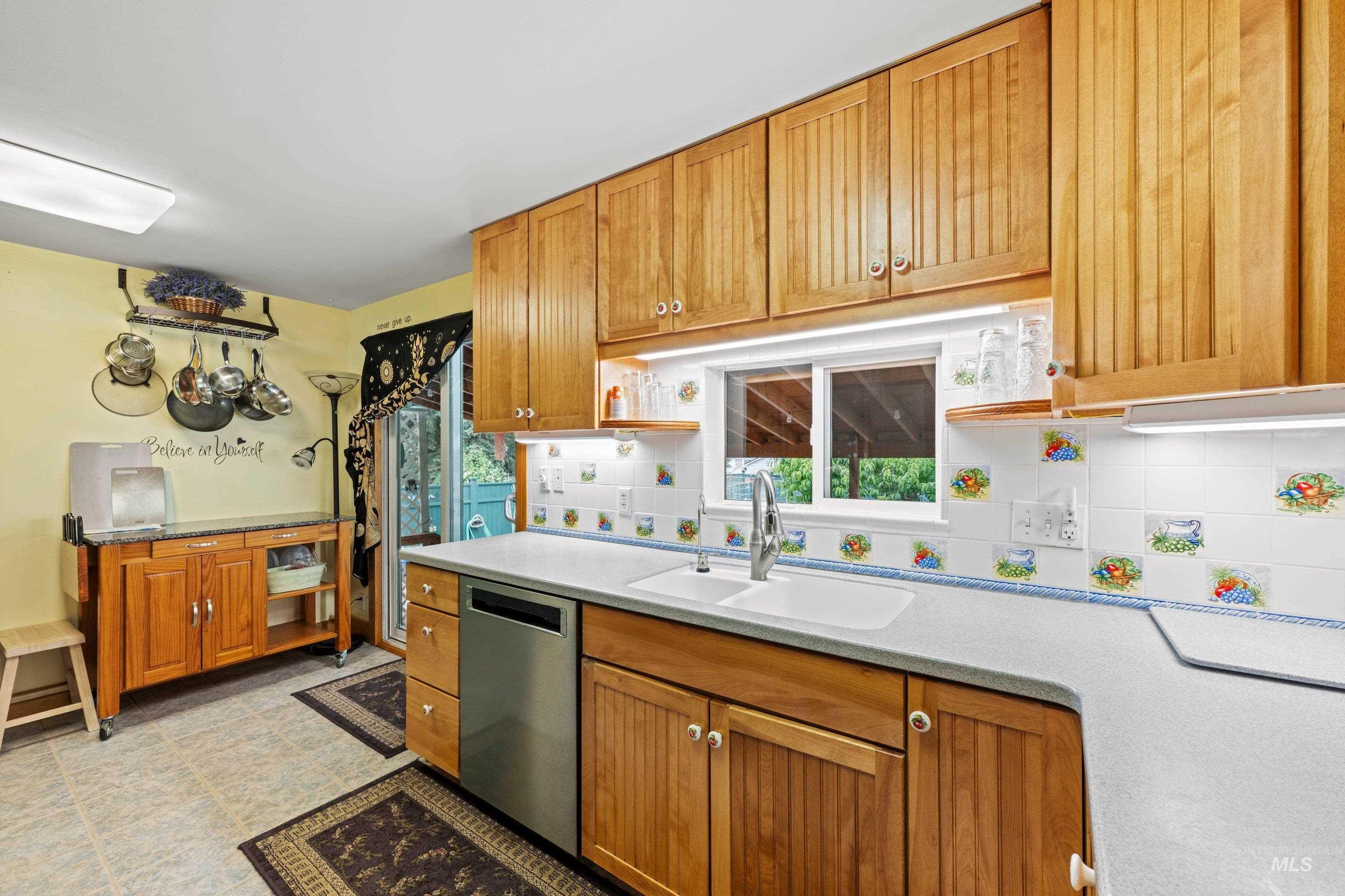 105 N Vinson St