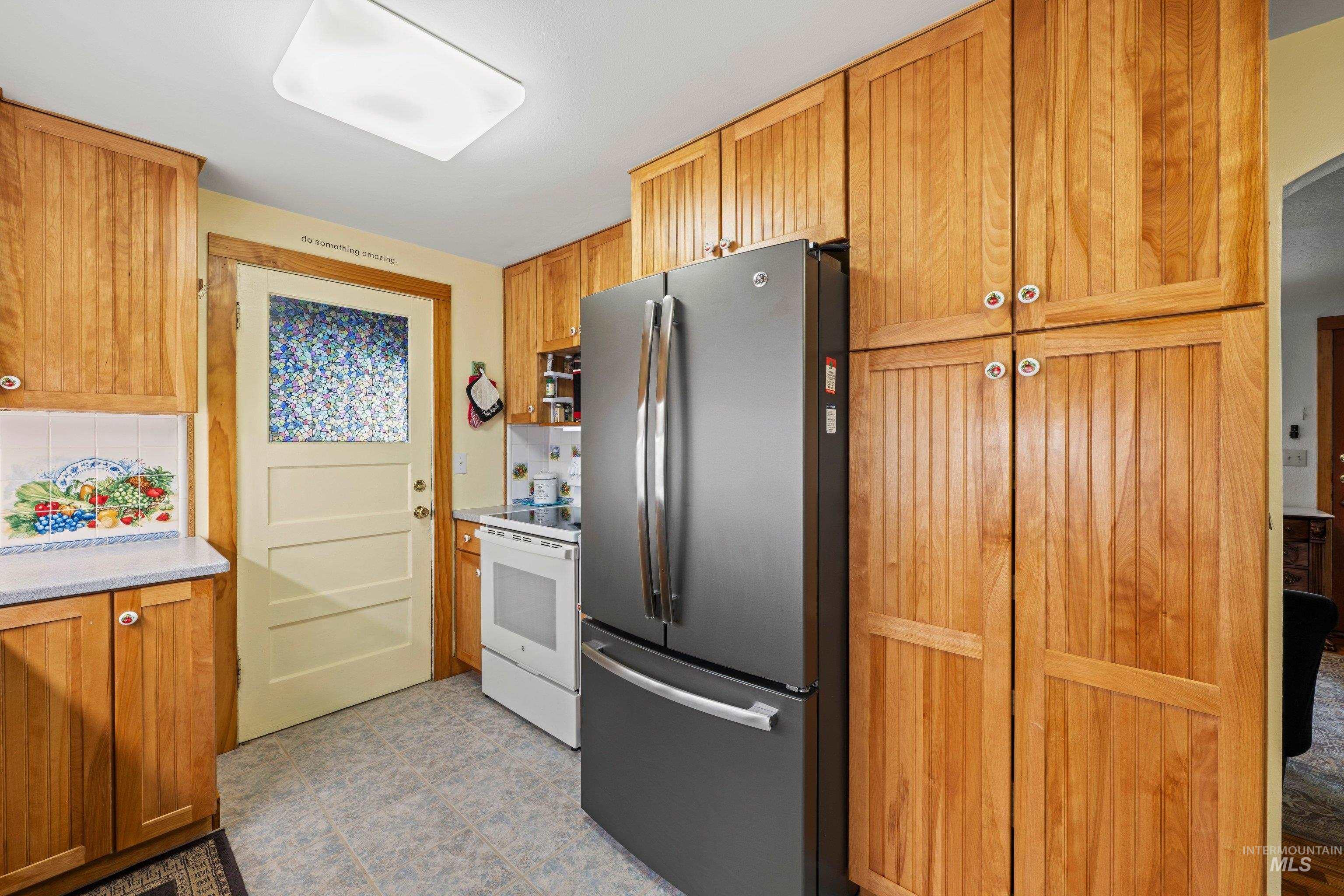 105 N Vinson St