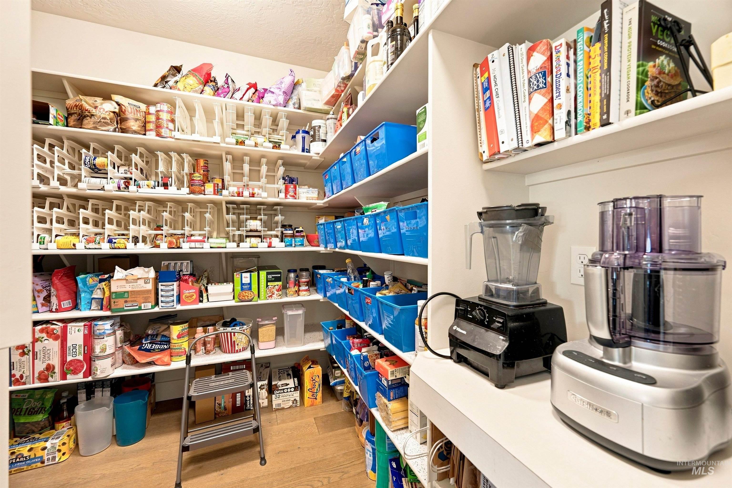 2255 N Sugar Loop Ave