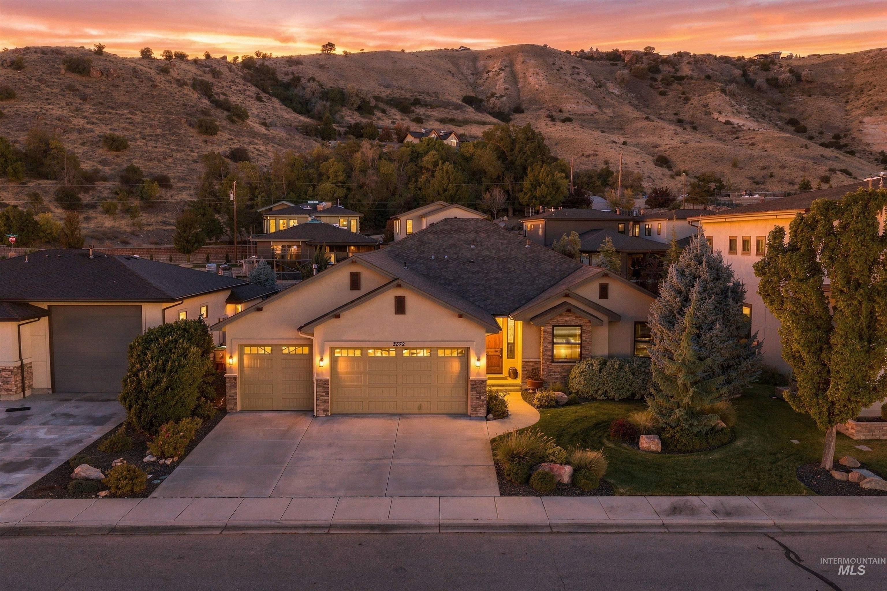 3372 E Parsnip Peak Dr