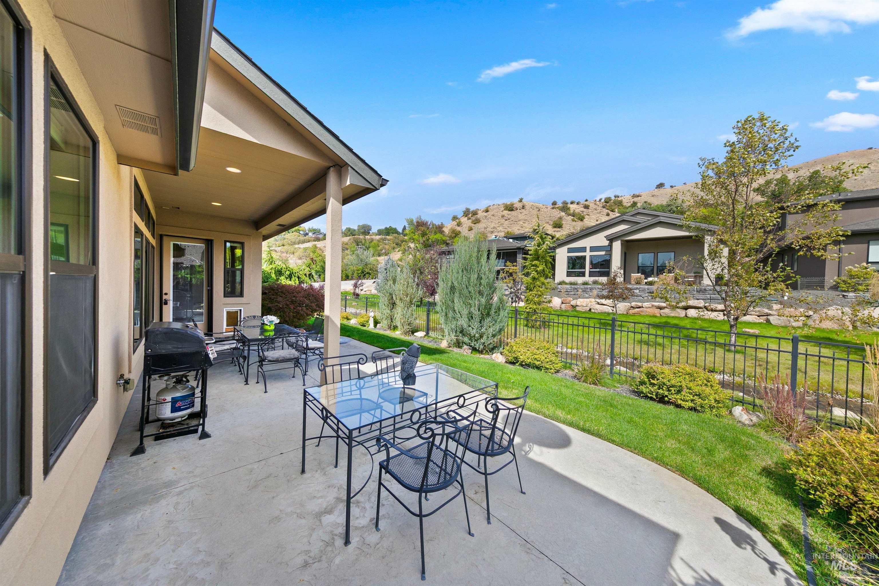 3372 E Parsnip Peak Dr