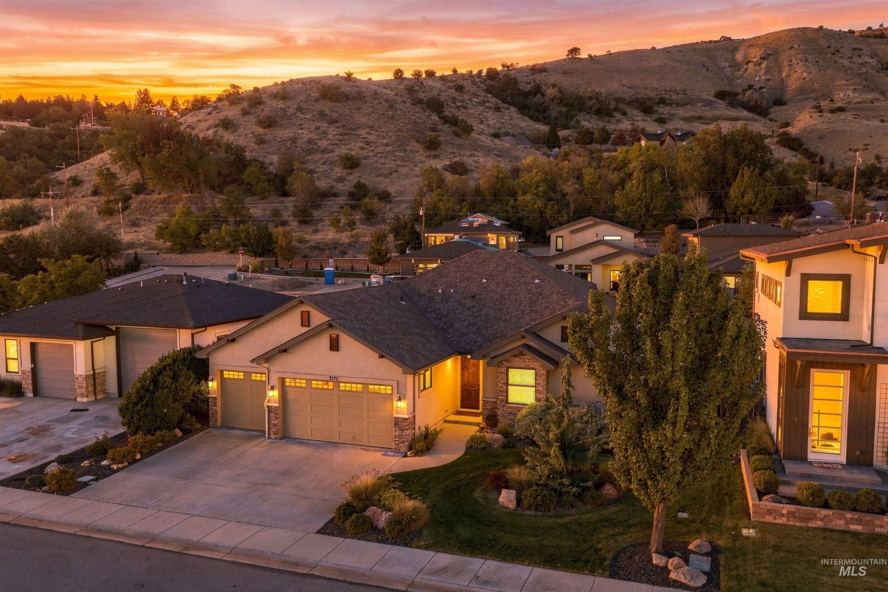 3372 E Parsnip Peak Dr