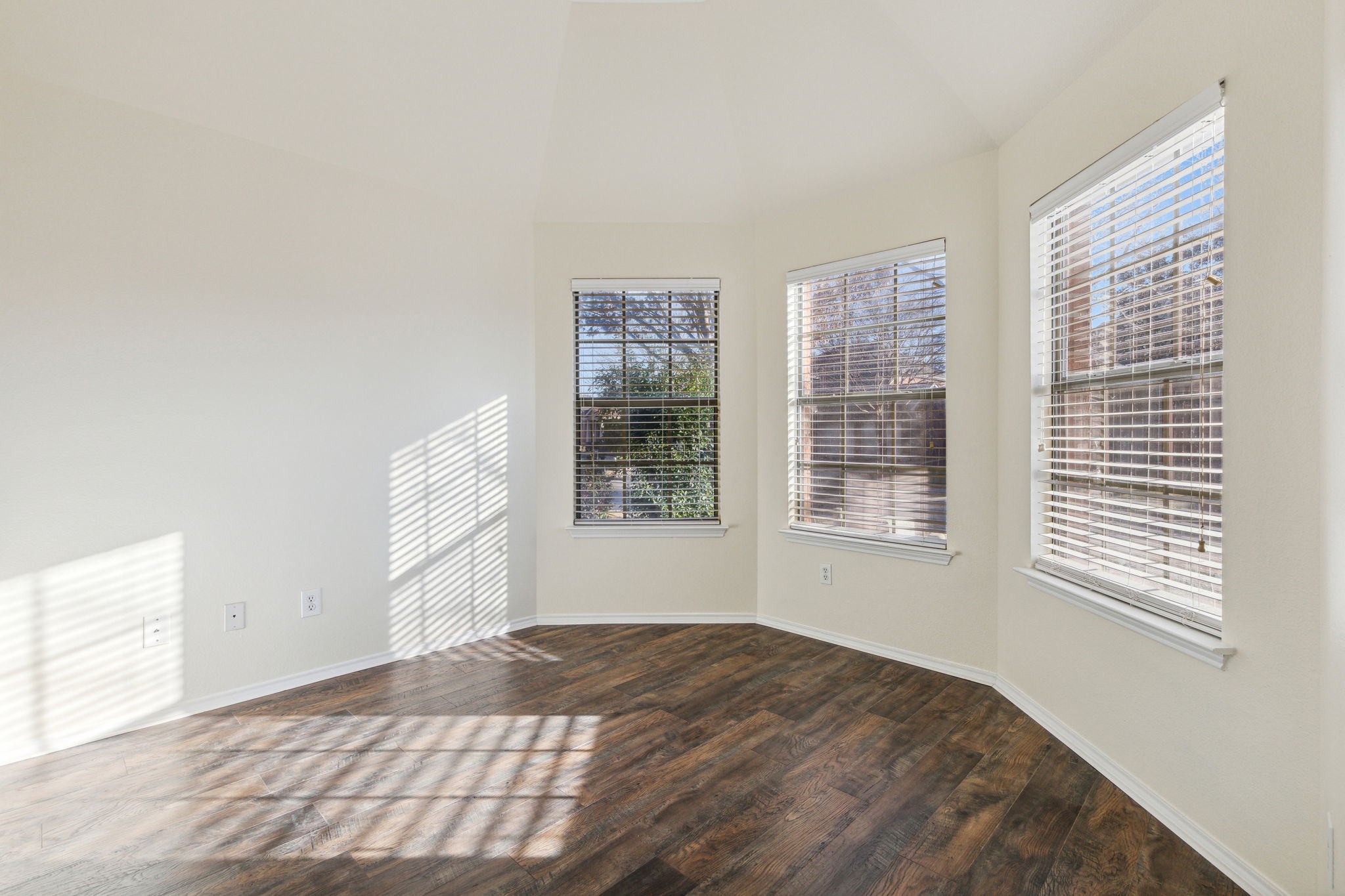 5032 Birchwood Drive