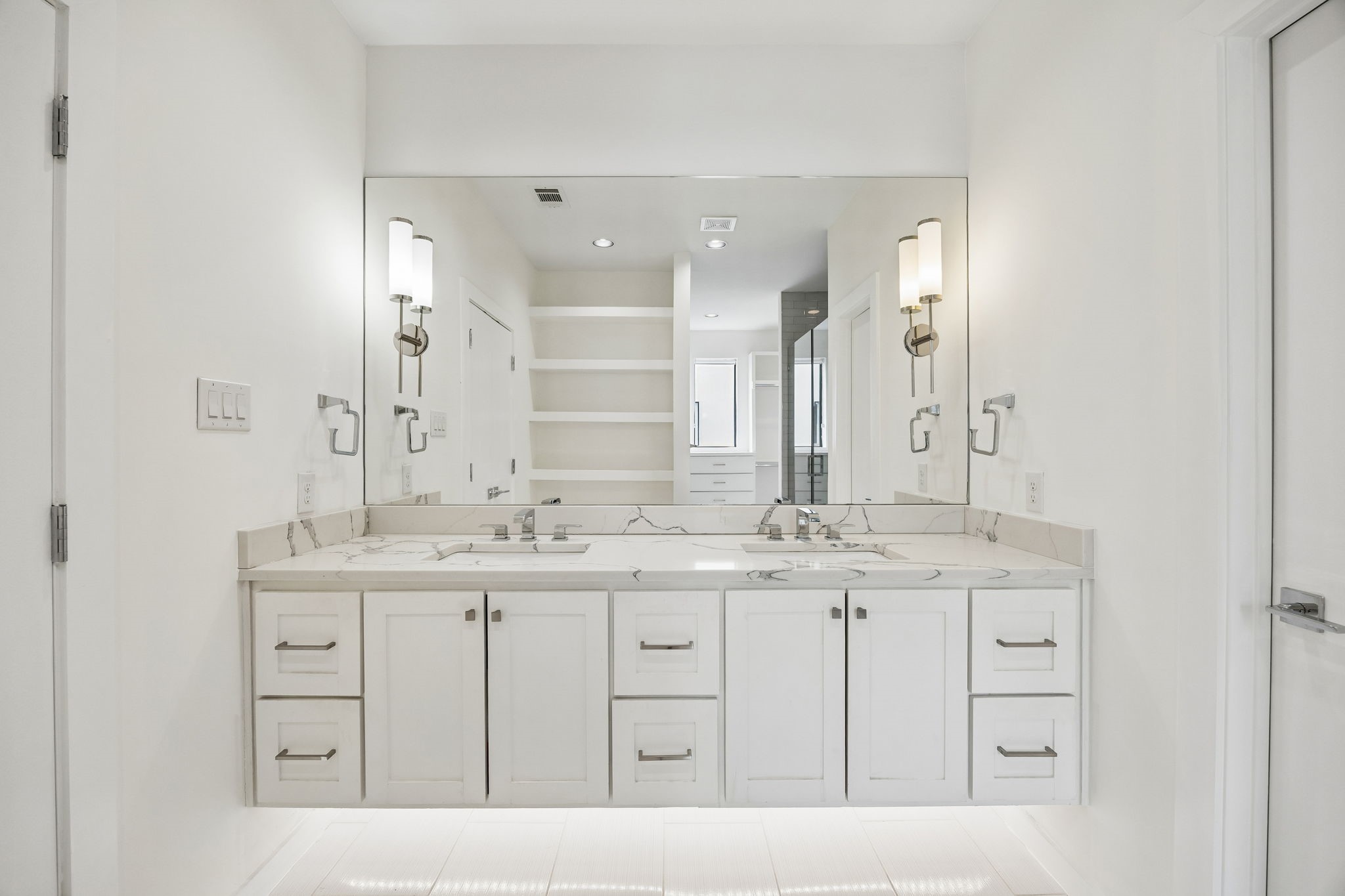 1851 Summit Avenue 4