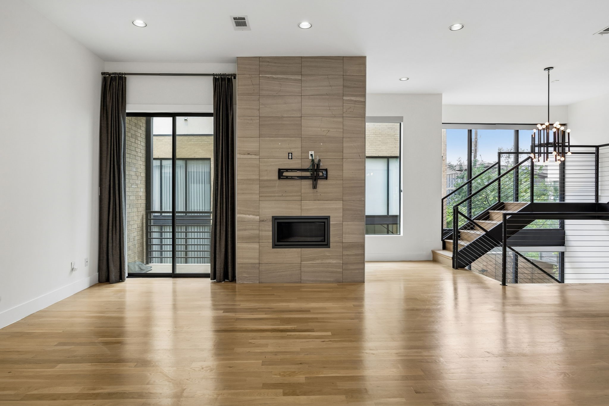 1851 Summit Avenue 4