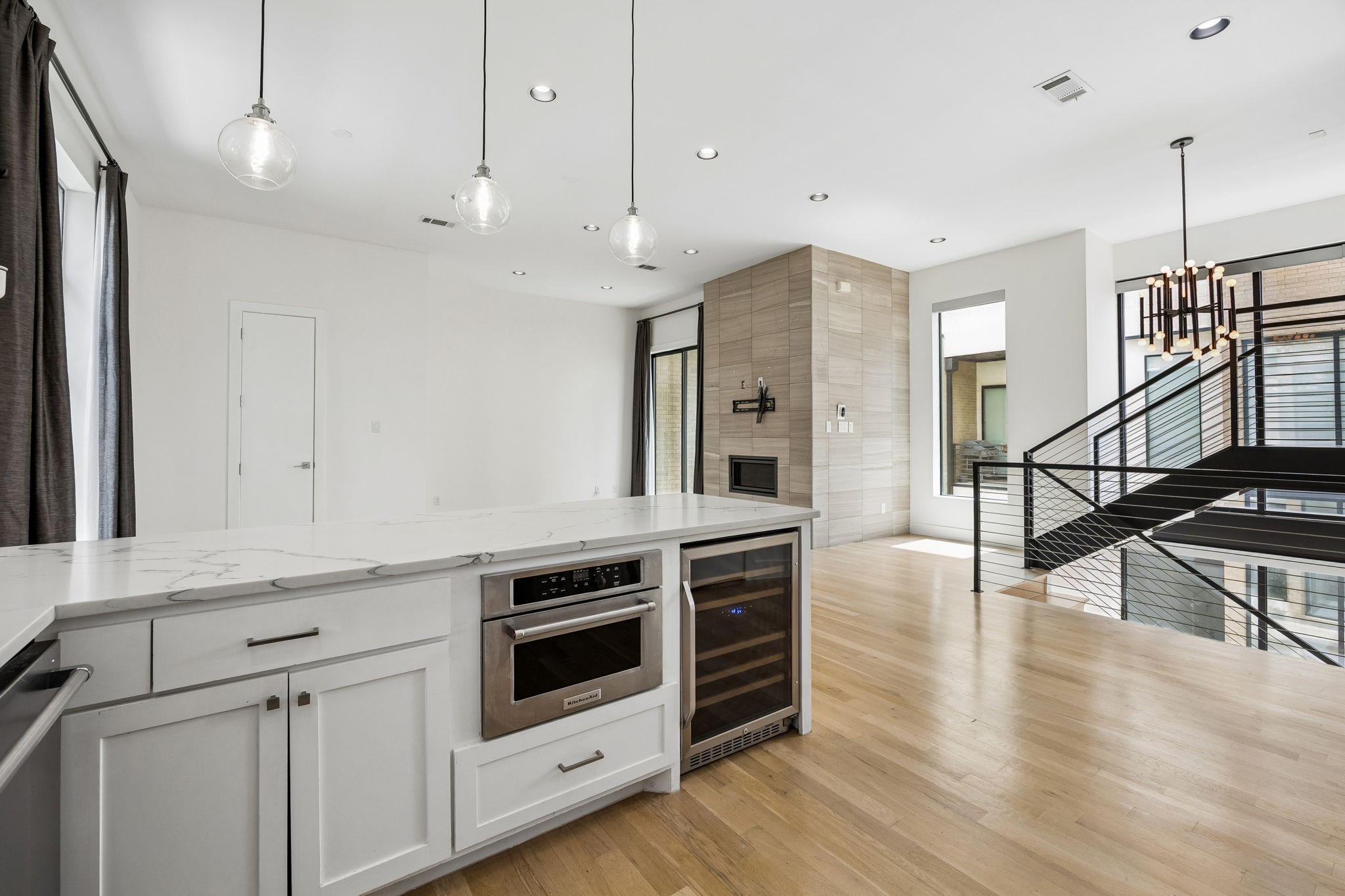 1851 Summit Avenue 4