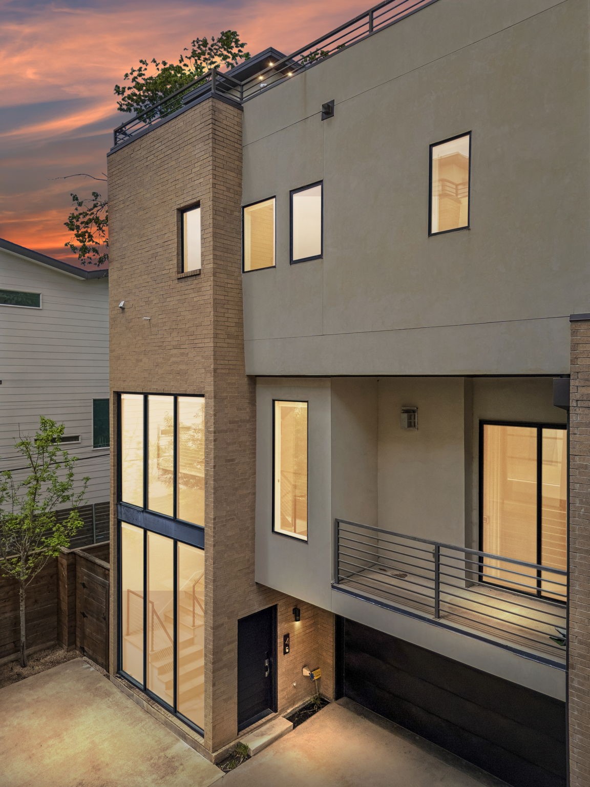 1851 Summit Avenue 4