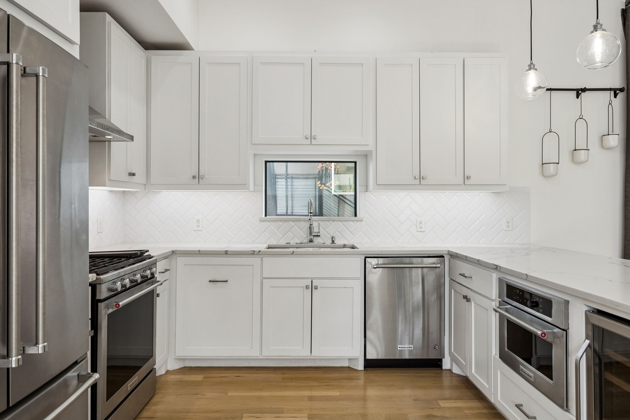 1851 Summit Avenue 4