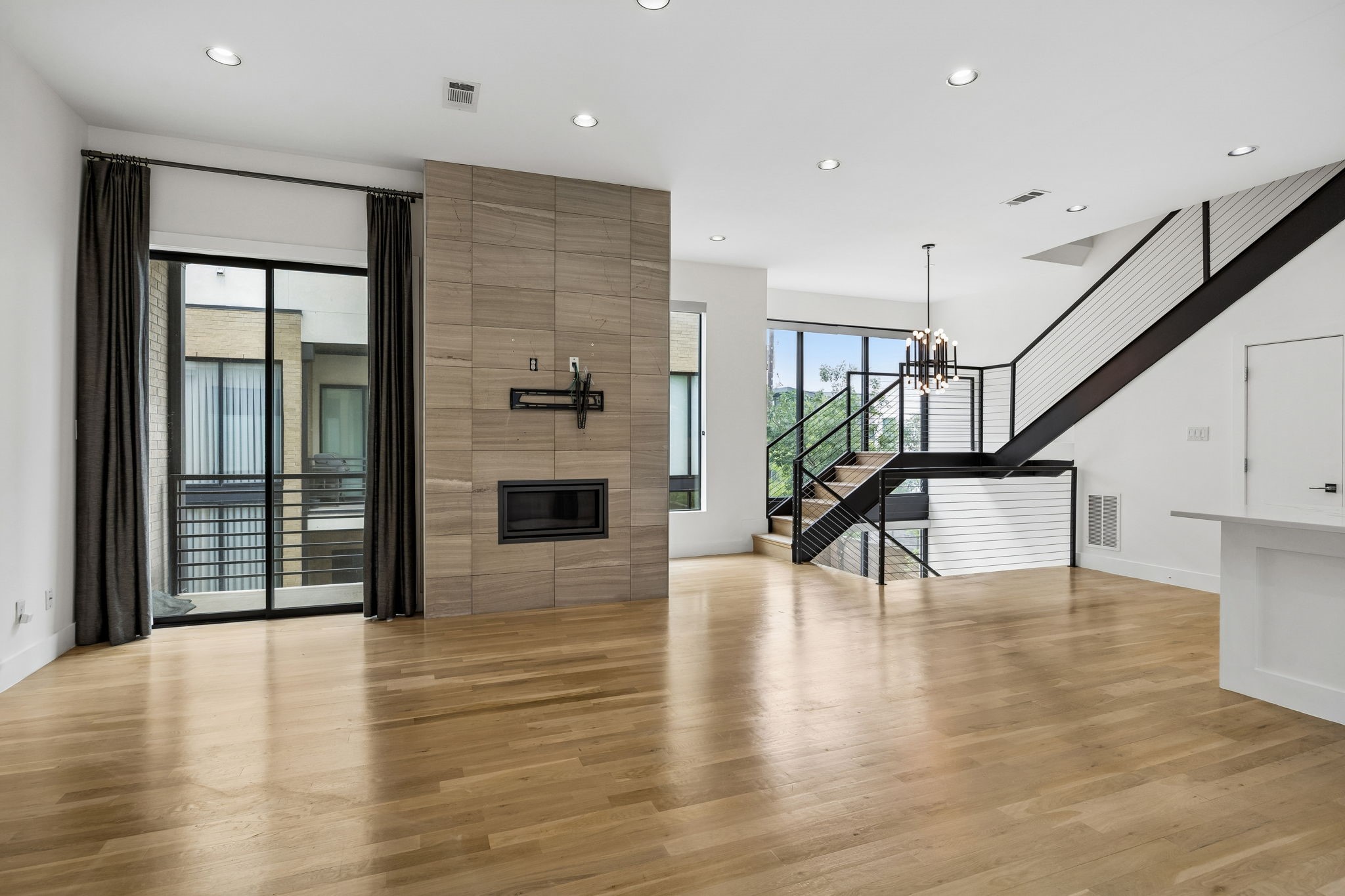 1851 Summit Avenue 4