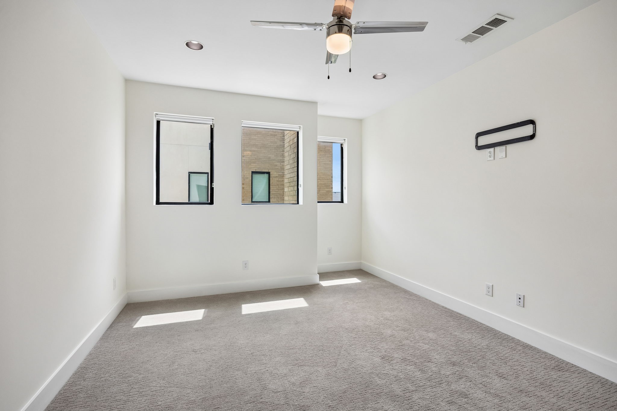 1851 Summit Avenue 4