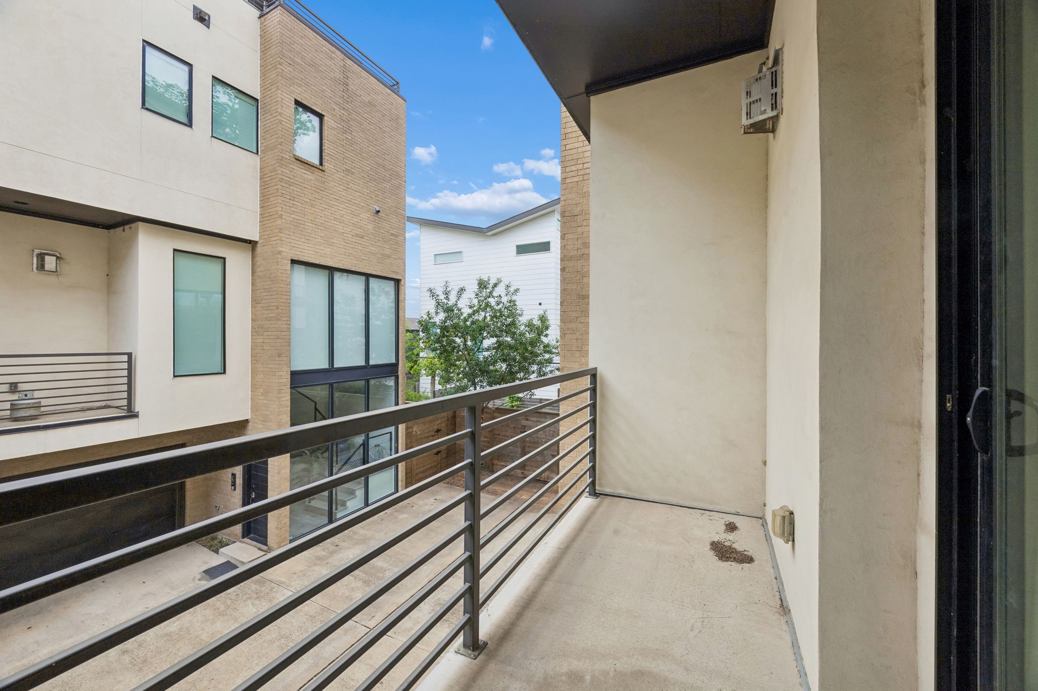 1851 Summit Avenue 4