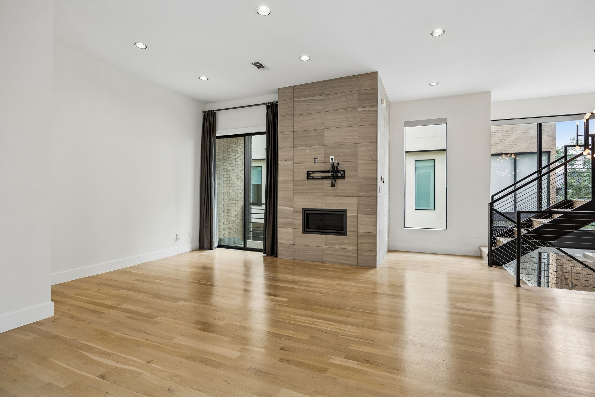 1851 Summit Avenue 4